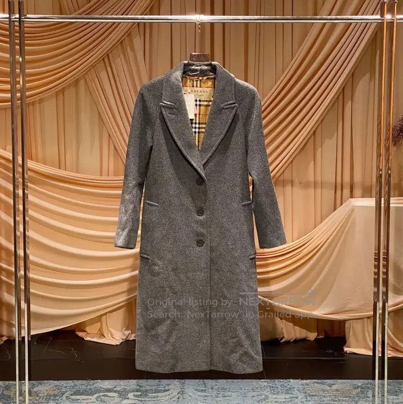 Burberry Burberry Gray Wool Women's Coat. Size S / US 4 / IT 40 - 1 Thumbnail