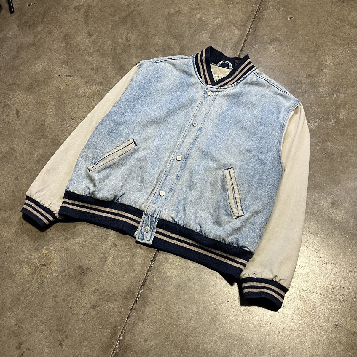 American Eagle Outfitters Vintage American Eagle Denim Bomber Jacket Varsity Faded Y2K Size US L / EU 52-54 / 3 - 2 Thumbnail