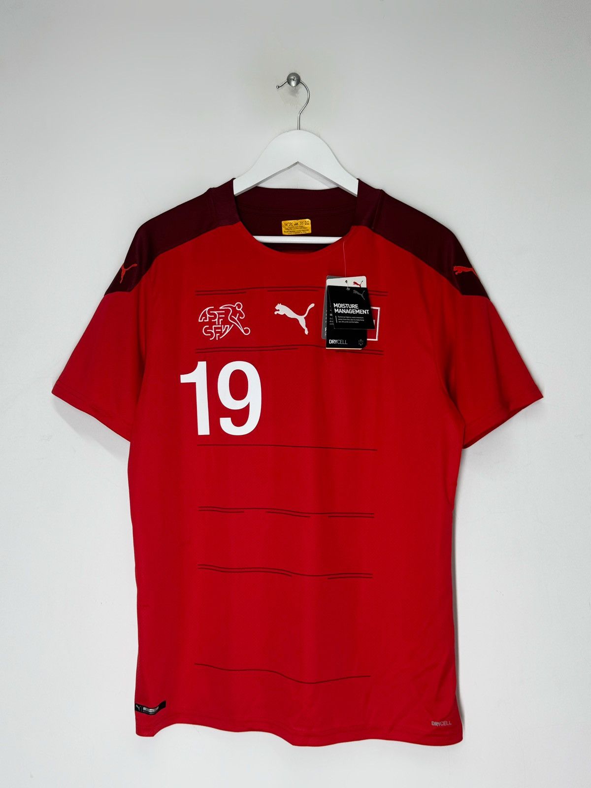 Puma #19 Itten Switzerland 2020/21 Home Puma Football Shirt Size US L / EU 52-54 / 3 - 2 Thumbnail