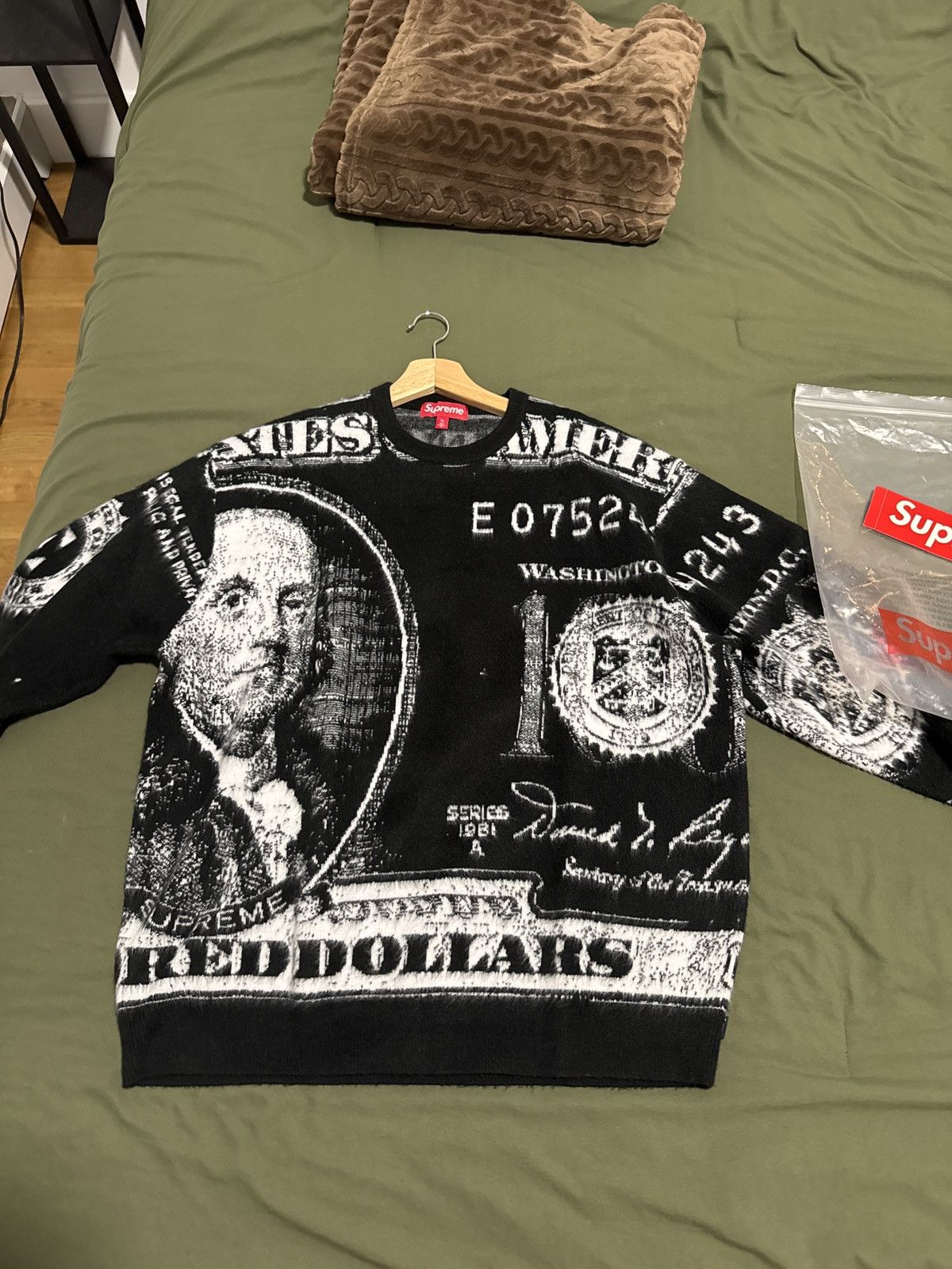 Supreme Money Sweater black size XL