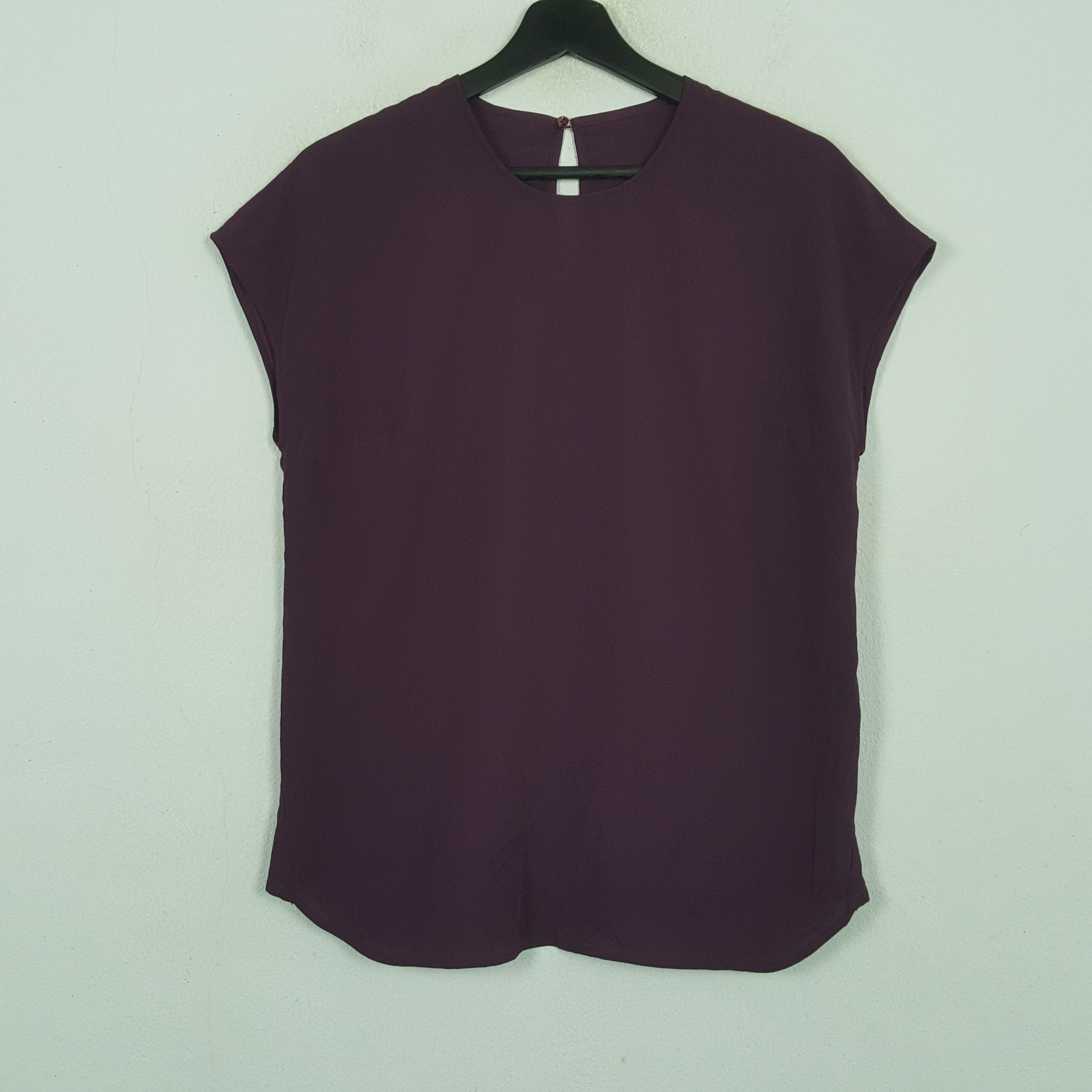 Maison Margiela Maison Margiela Fashion Designer Tshirt RR14 Size M / US 6-8 / IT 42-44 - 1 Thumbnail