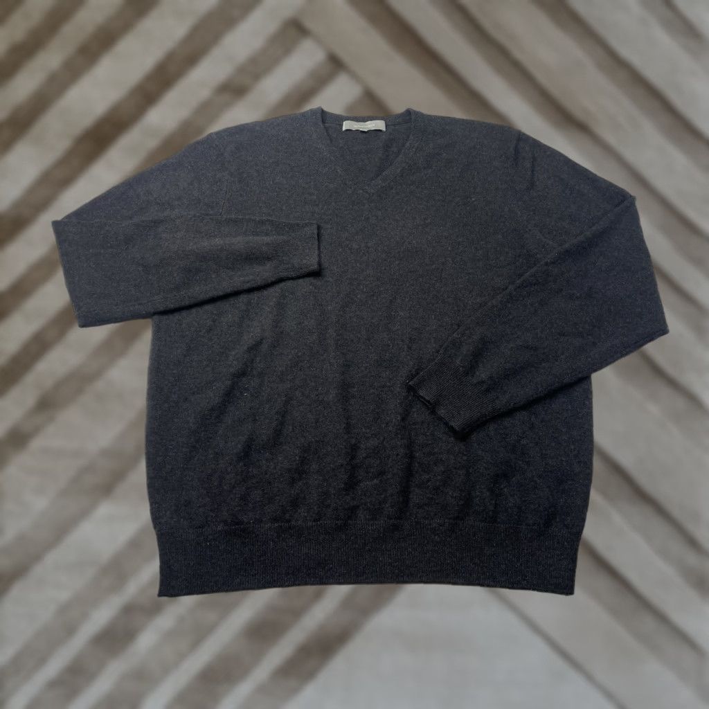 Neiman Marcus VINTAGE Neiman Marcus 100% Cashmere V Neck Sweater-Men's 2XL Dark Gray Luxury Size US XXL / EU 58 / 5 - 1 Thumbnail