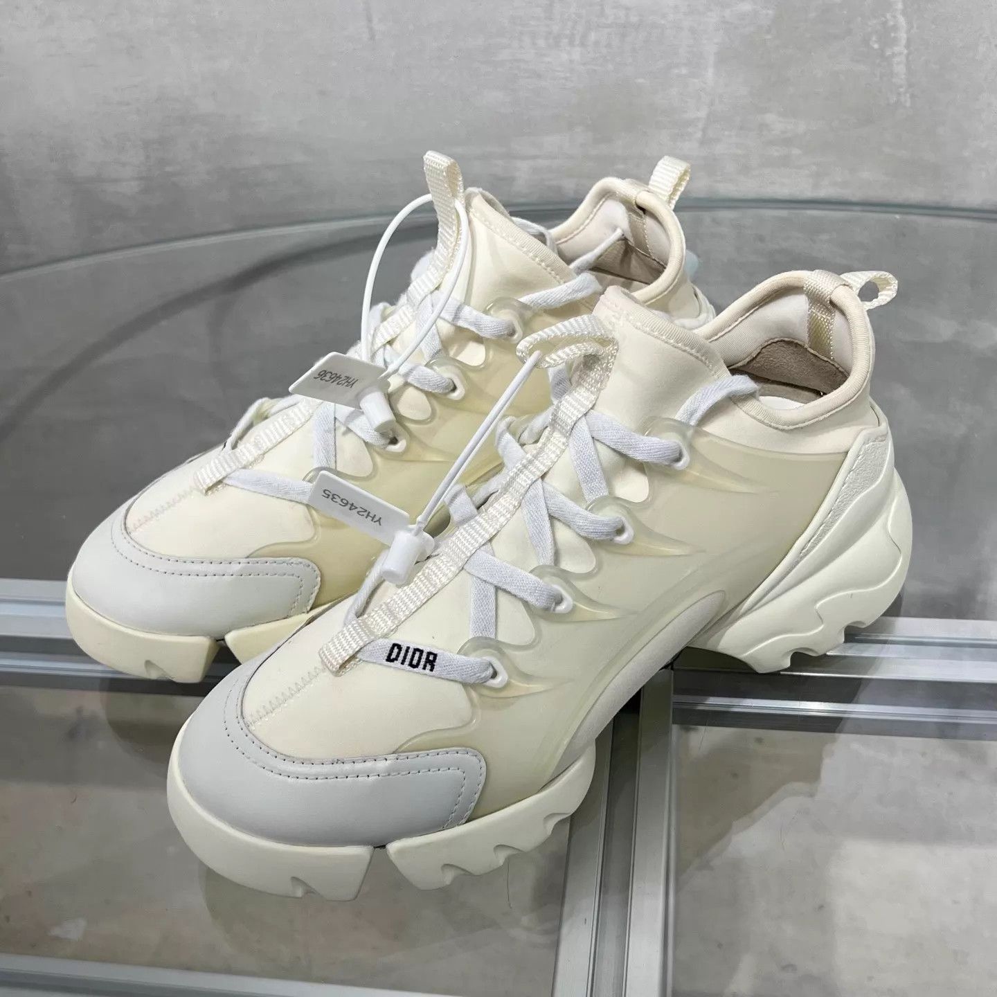 Dior Dior white dad shoes size 36 Size US 5.5 / IT 35.5 - 4 Thumbnail