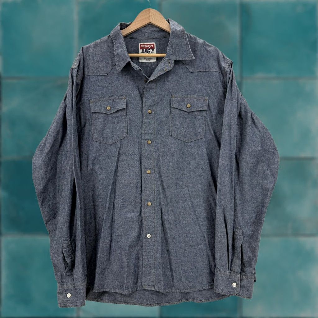 Wrangler VINTAGE Wrangler Shirt Mens 2XL Blue Chambray Long Sleeve Western Snap Pockets Western Size US XXL / EU 58 / 5 - 1 Thumbnail
