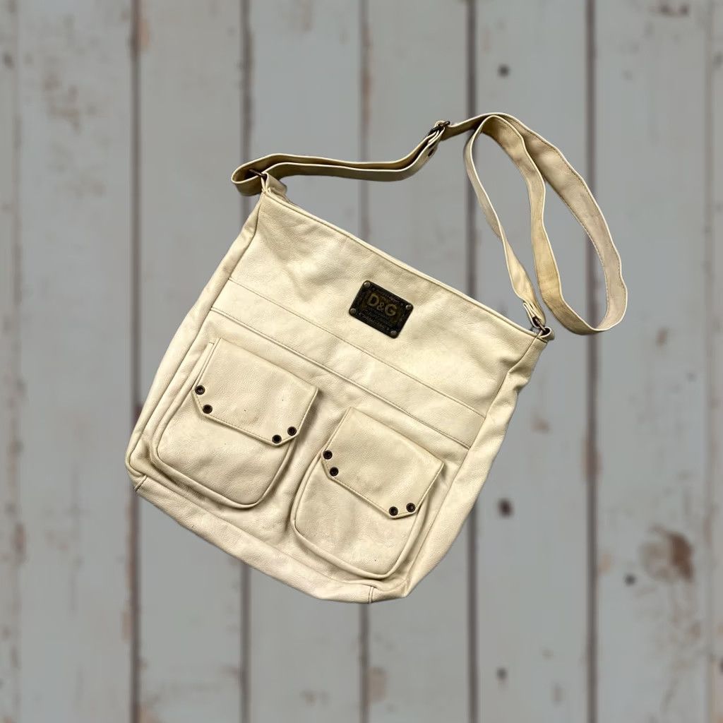 Dolce & Gabbana VINTAGE Dolce&Gabbana DG Logo Bag Leather Shoulder Beige Women Medium 29.5x31x7.5 Gold Hardware Shoulder Bag Size ONE SIZE - 1 Thumbnail