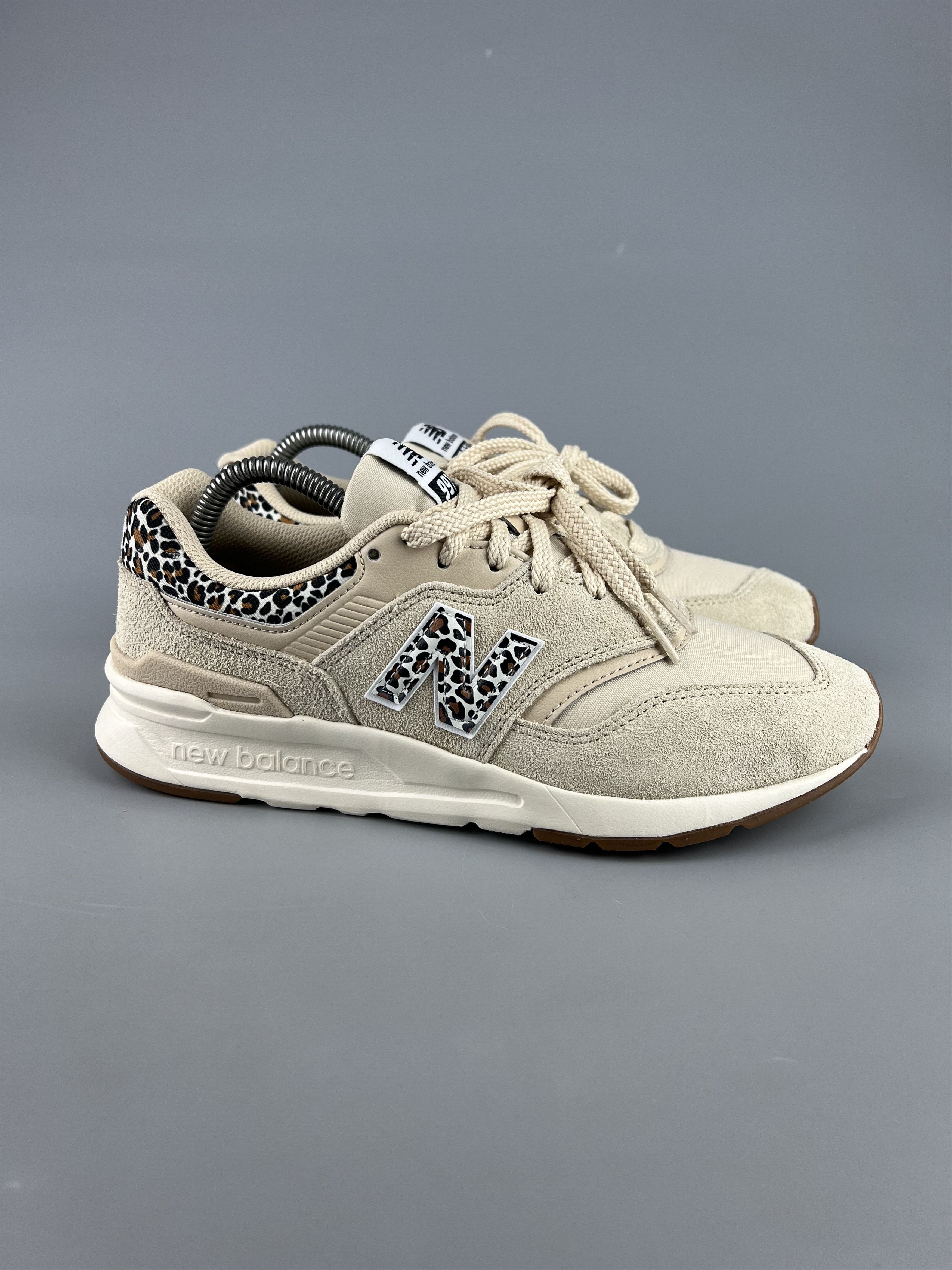 New Balance New Balance 997H Women's Suede Sneakers Size US 7.5 / IT 37.5 - 1 Thumbnail