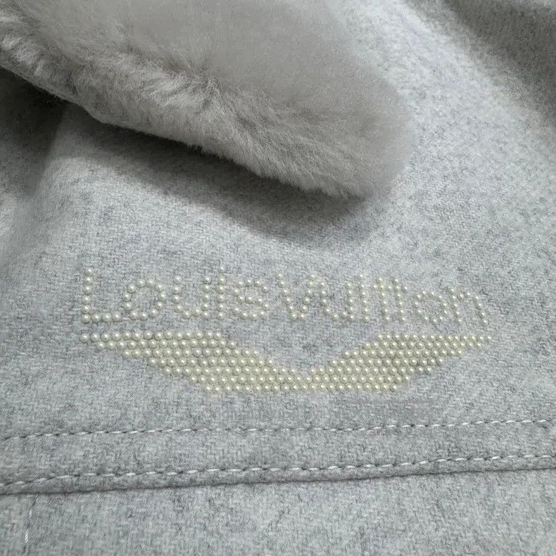 Louis Vuitton Louis Vuitton Fur Collar Mianyang Fur Jacket Size US L / EU 52-54 / 3 - 3 Thumbnail