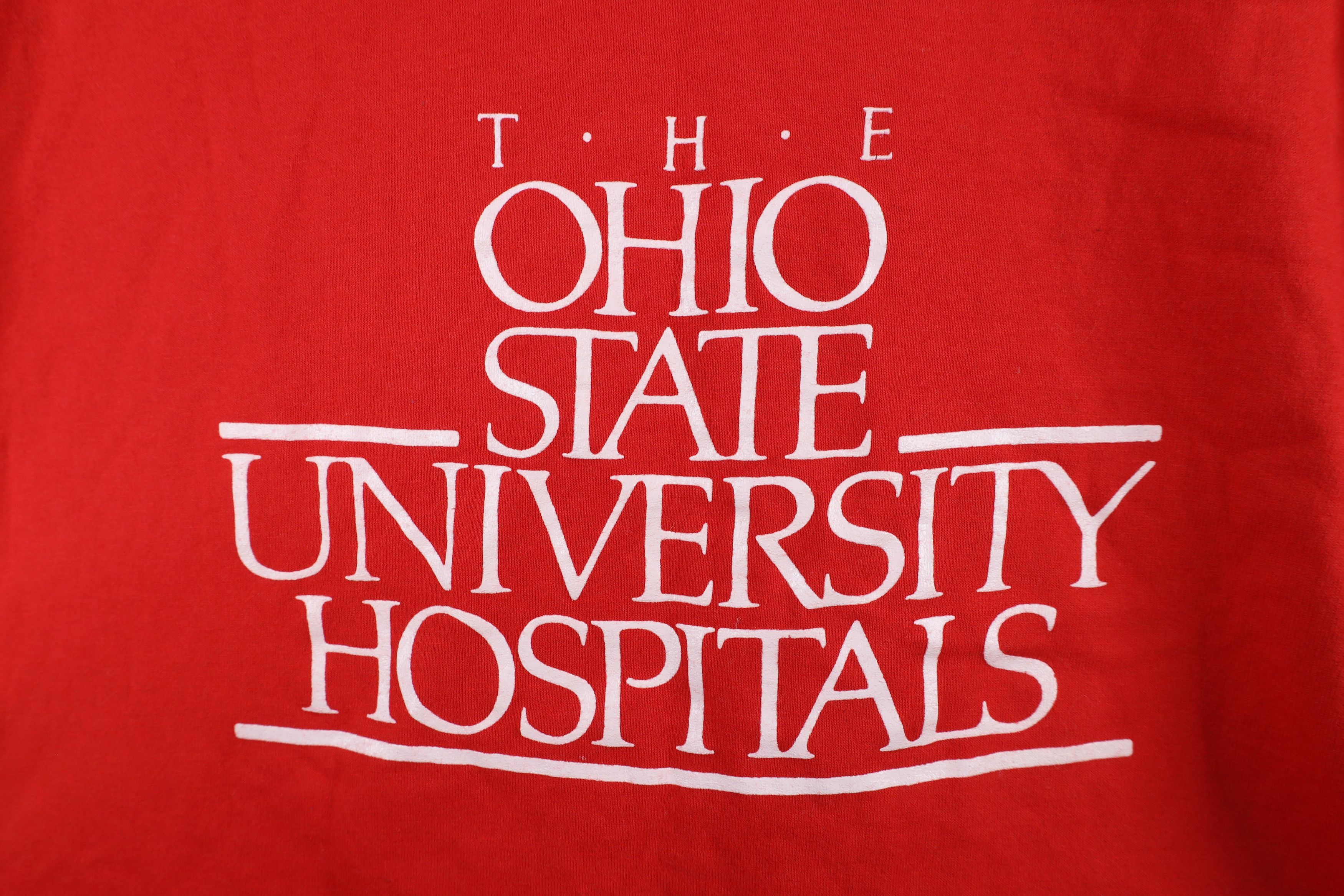 Vintage Vintage 90s Univeristy Hospital Intensive Caring T-Shirt USA Size L / US 10 / IT 46 - 7 Thumbnail