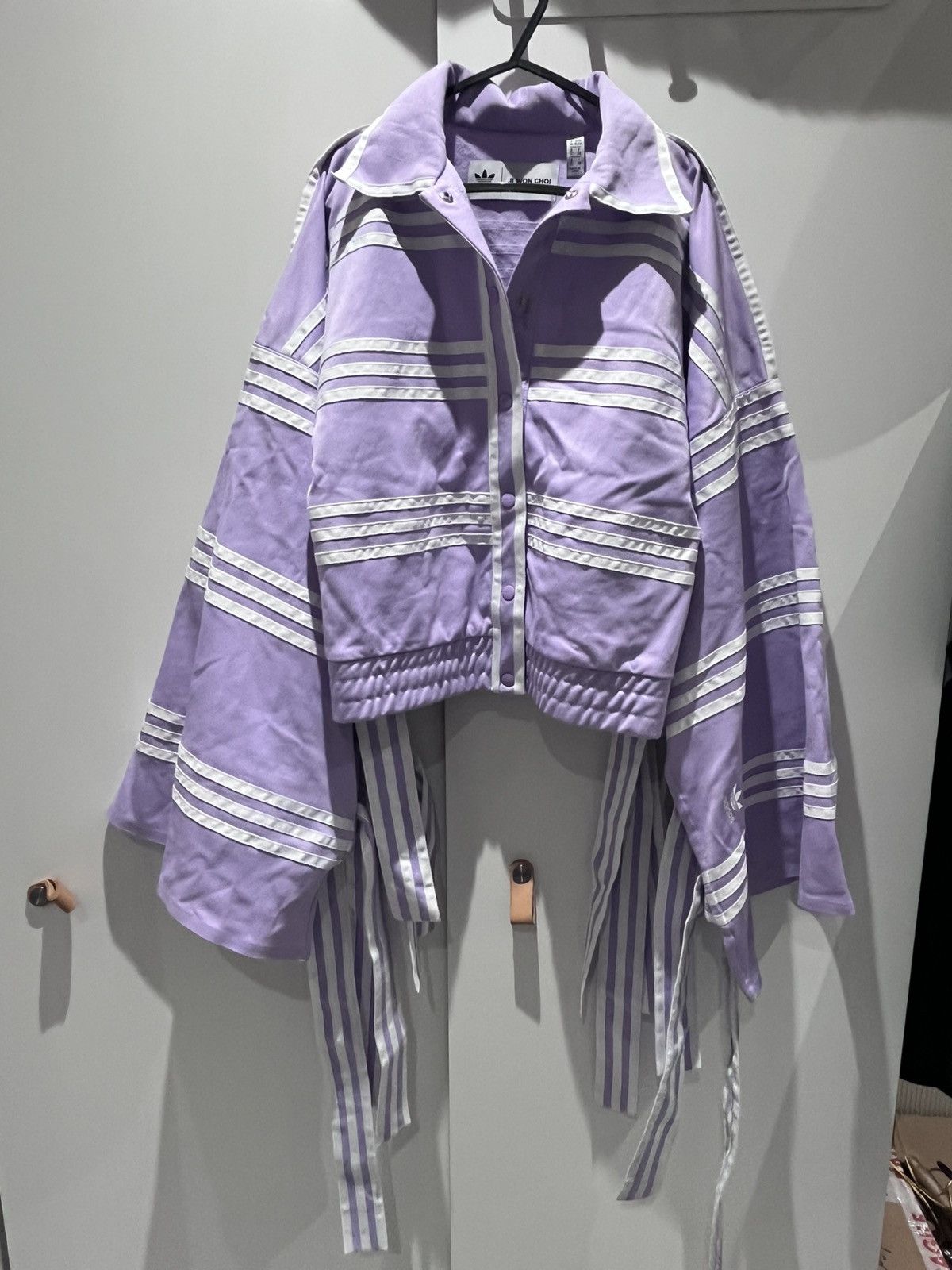 Never mind the XU / Chikashitsu+（ネバーマインド ザ エックスユー / チカシツプラス）の「韓国ファッション nmtc  + エヌエムティーシープラス line coating jacket ラインブルゾン 合成皮革ジャケット オーバーサイズ ジップジャケット コーティング ジャケット 長袖 