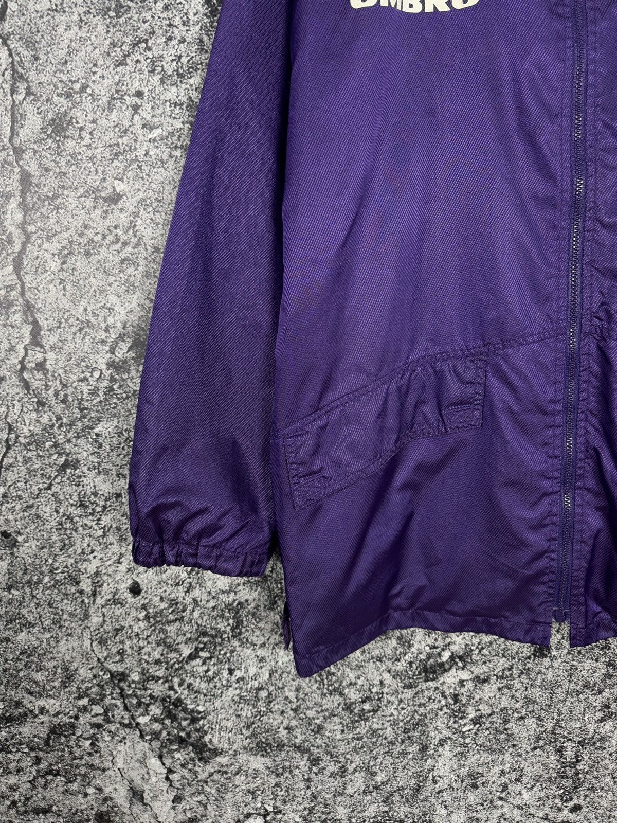 Umbro UMBRO Pro Training Vintage 90s Rain Jacket Windbreaker Sz M Size US M / EU 48-50 / 2 - 5 Thumbnail