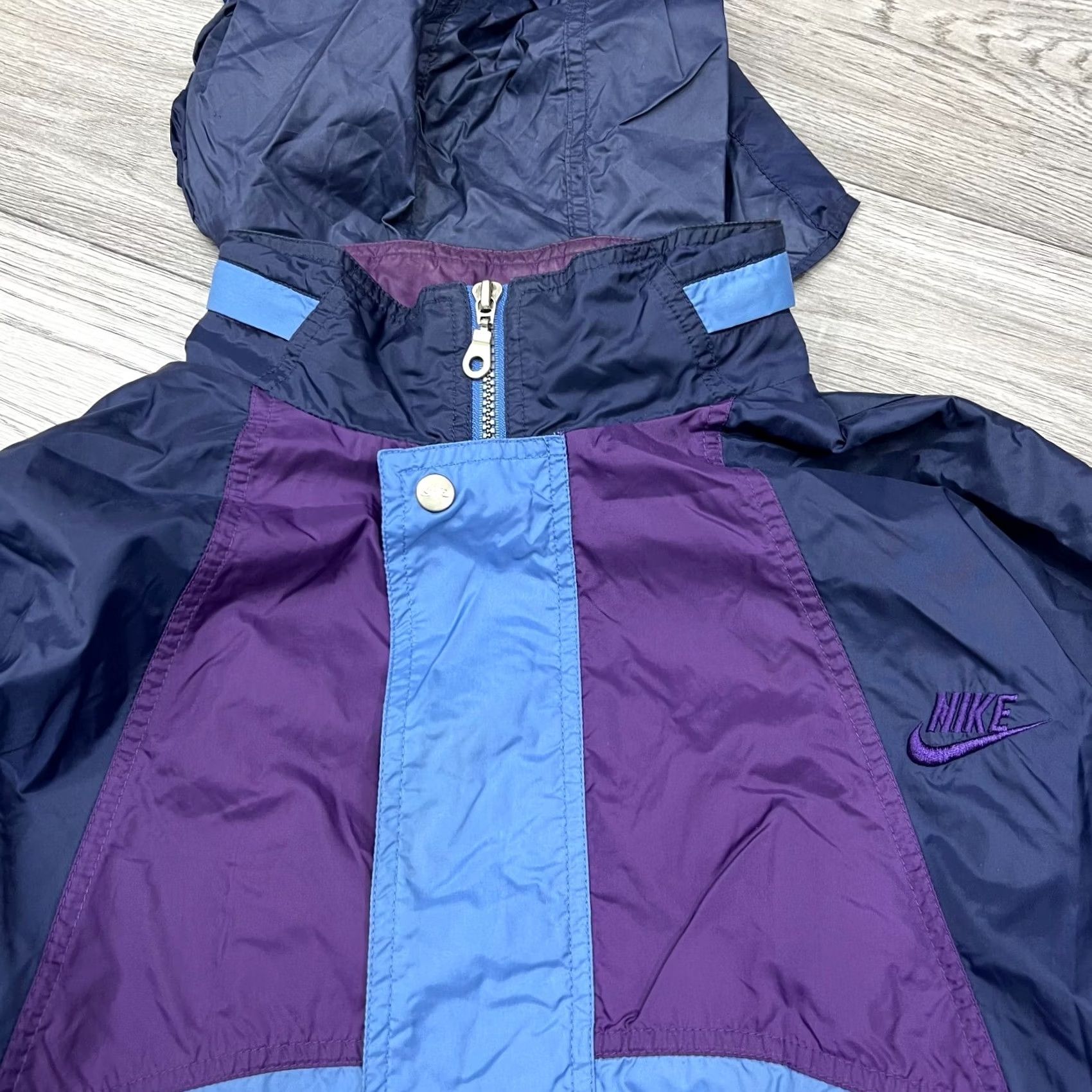 Nike Nike Vintage Nylon Jacket Windbreaker Big Logo Men's L Size US L / EU 52-54 / 3 - 3 Thumbnail
