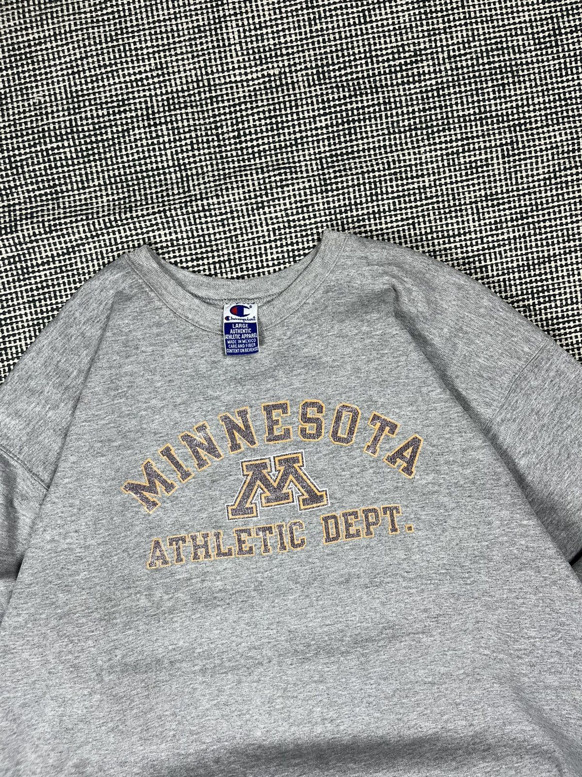 Vintage vintage y2k university of Minnesota champion sweatshirt Size US L / EU 52-54 / 3 - 3 Thumbnail