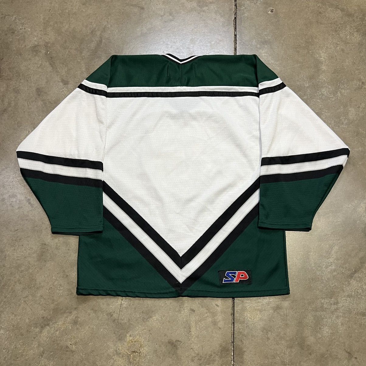 Vintage Vintage 90s Cedar Rapids Roughriders USHL Hockey Jersey NHL Size US M / EU 48-50 / 2 - 7 Thumbnail