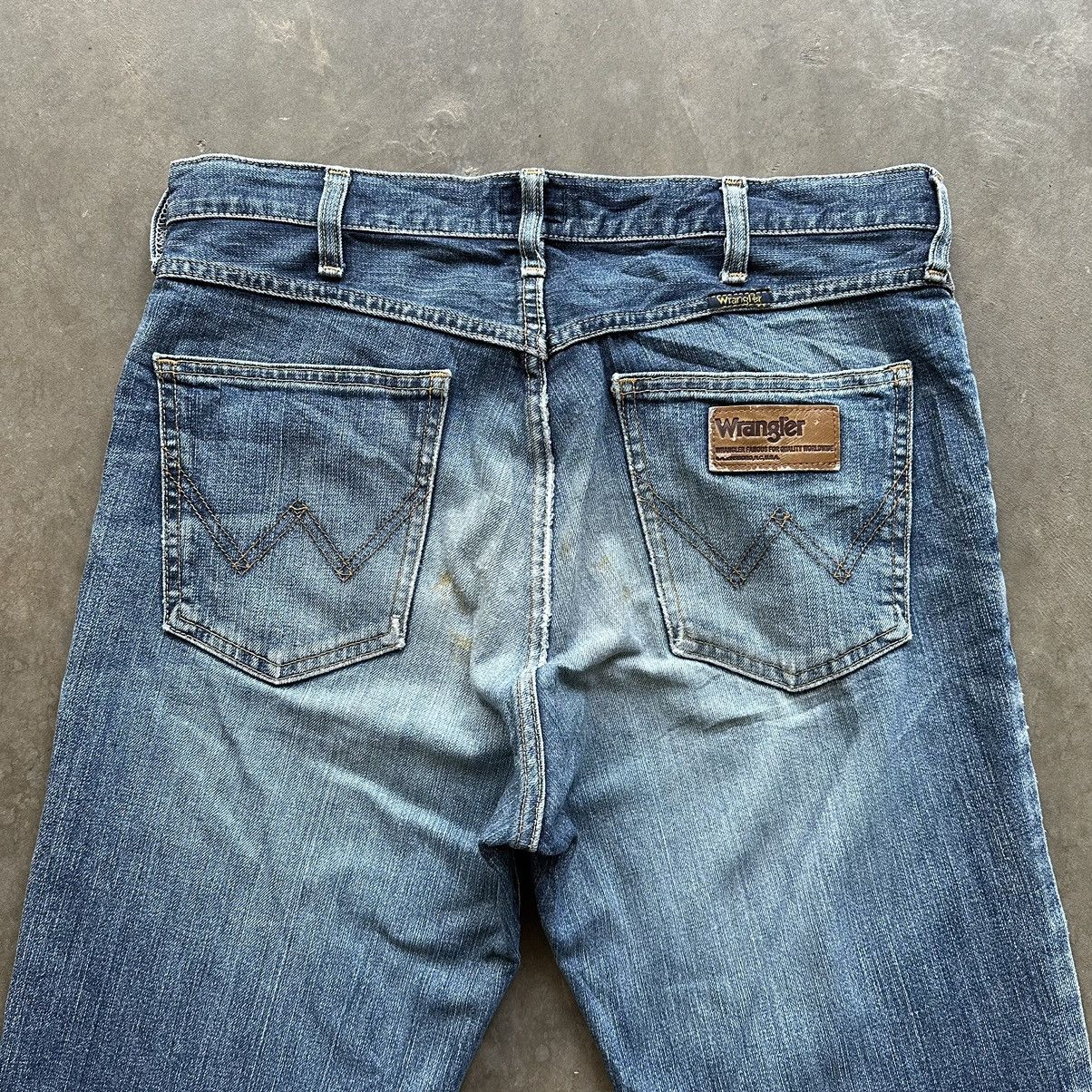 Japanese Brand × Jean × Vintage Vintage Wrangler Distressed Faded Denim Jean Pant W34 Size US 34 / EU 50 - 11 Thumbnail