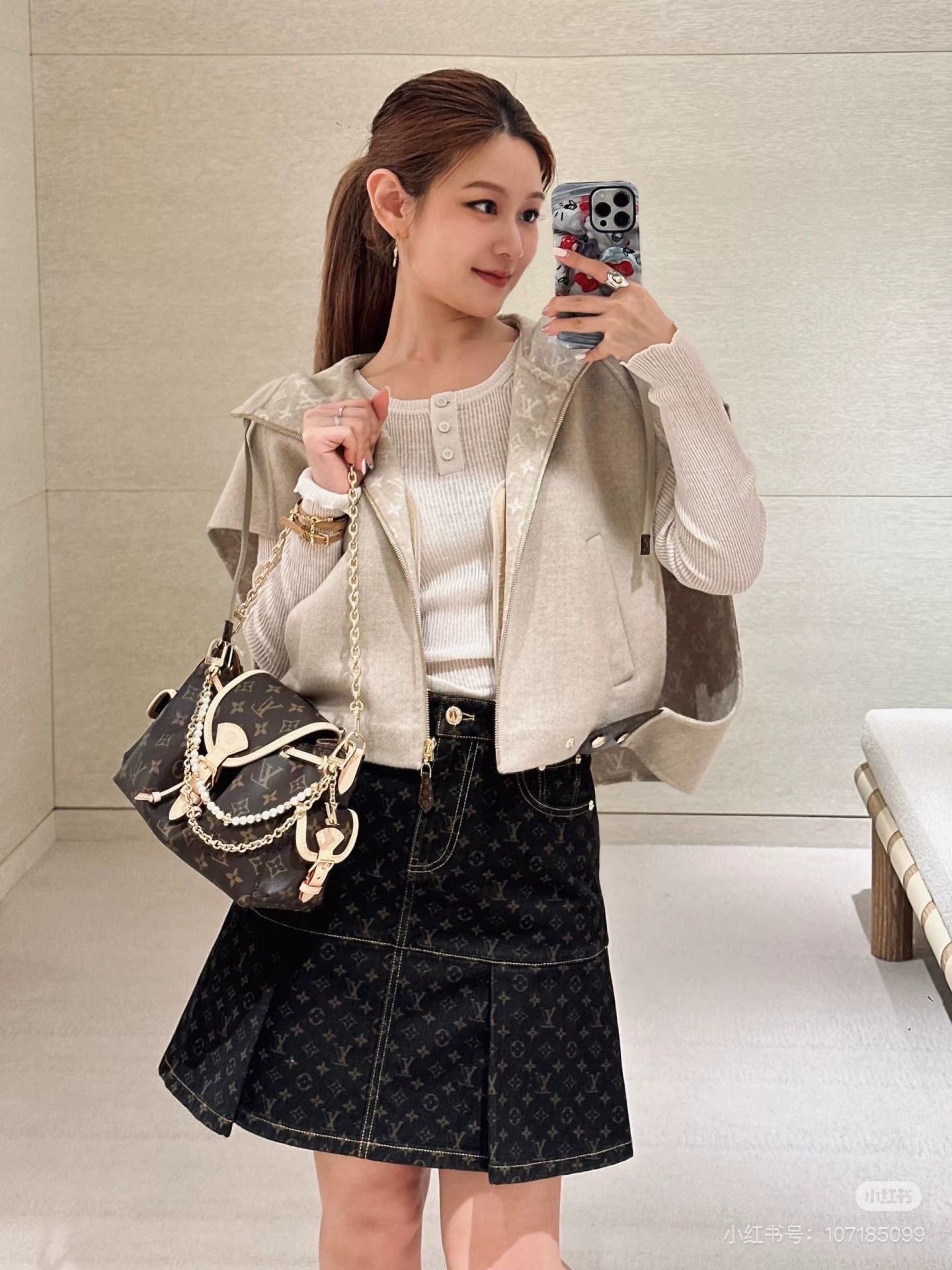 Louis Vuitton LV Black Gold Monogram Short Skirt FR36 Size 26" / US 2 / IT 38 - 8 Thumbnail