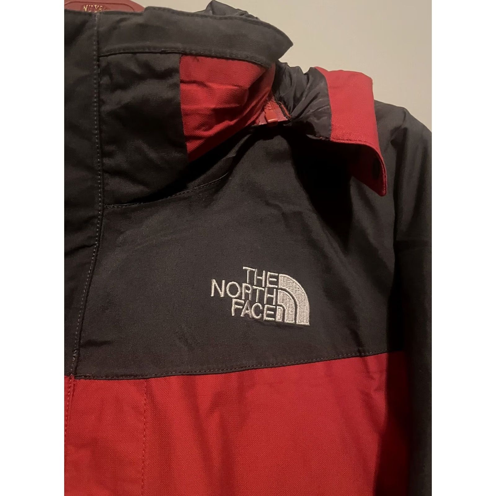 The North Face VINTAGE? North Face Hyvent Jacket Heavy Winter Red XL Men 30” Length 23” Pit to Pit Nylon Black? Size US XL / EU 56 / 4 - 2 Thumbnail