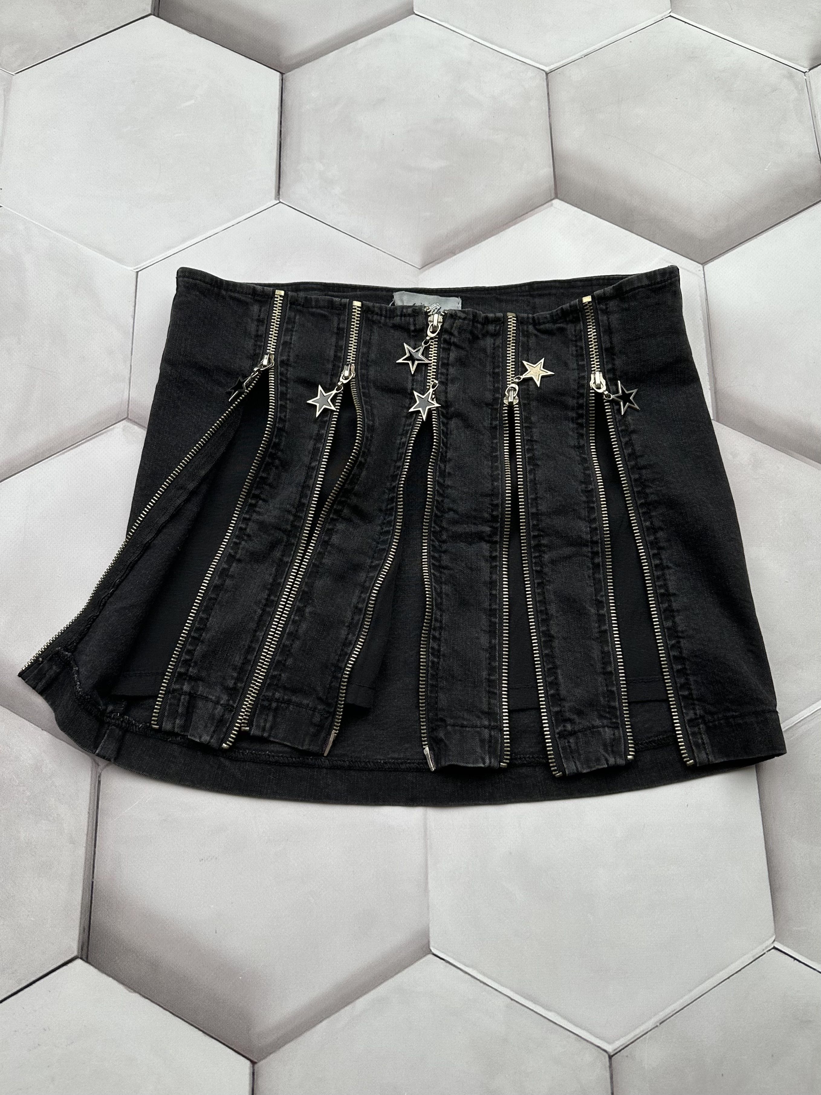 image of Avant Garde x If Six Was Nine Vintage Mini Skirt With Zipped in Black, Women's (Size 26)