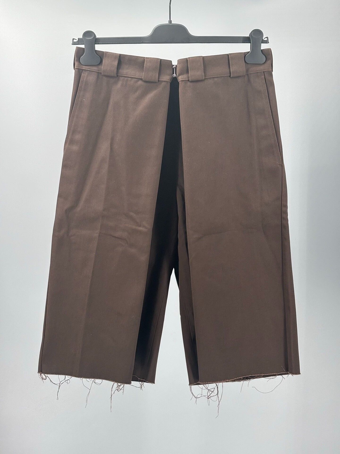 Givenchy Givenchy Men's Pleated Five-Point Pants Size US 32 / EU 48 - 1 Thumbnail