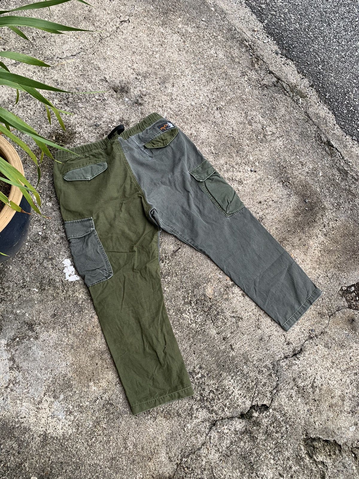 Sage De Cret 🔥Rare🔥 Rokx x Sage de cret collaboration cargo pants Size US 34 / EU 50 - 5 Thumbnail