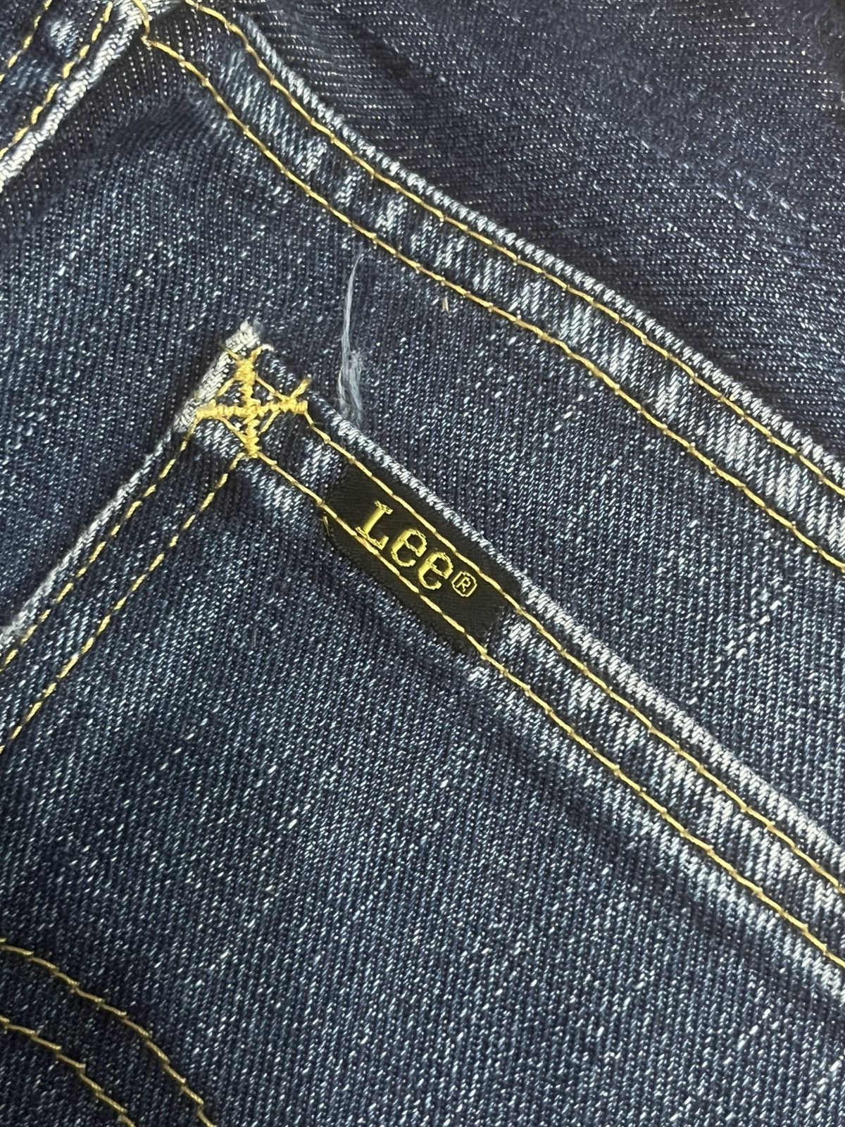 Vintage Vintage Lee Japan Dark Blue Faded Washed Distress Flare Jean Size US 31 - 8 Thumbnail