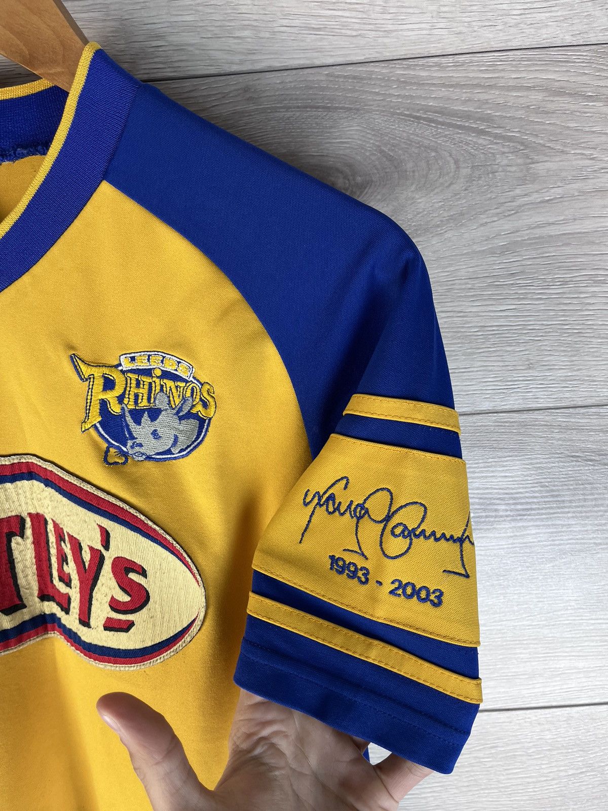 Asics Vintage rugby jersey ASICS Leeds Rhinos 03 y2k rare men’s Size US S / EU 44-46 / 1 - 7 Thumbnail