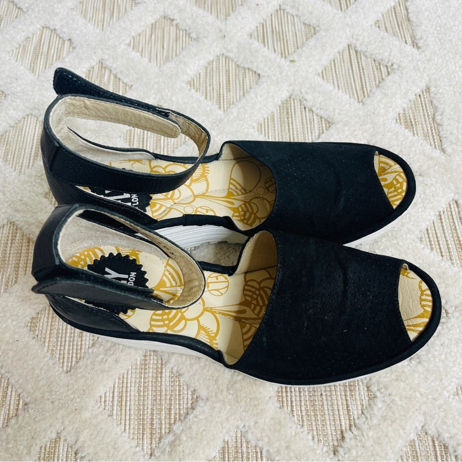Fly London FLY London Leather Wedge Sandal Black SZ 37/US 6.5/7 Size US 6.5 / IT 36.5 - 3 Thumbnail