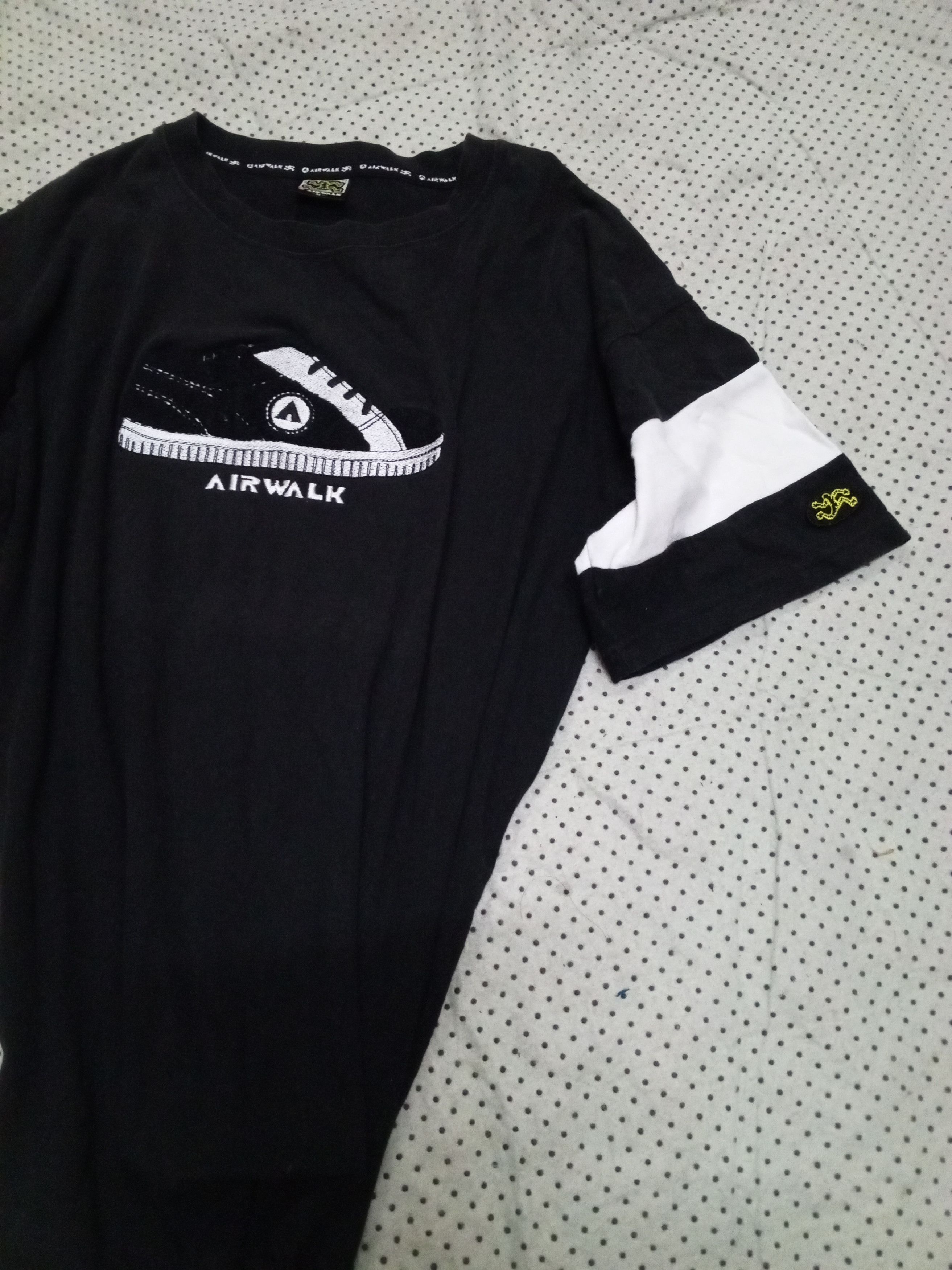 Airwalk AIRWALK TSHIRT velvet shoes rare Size US M / EU 48-50 / 2 - 3 Thumbnail