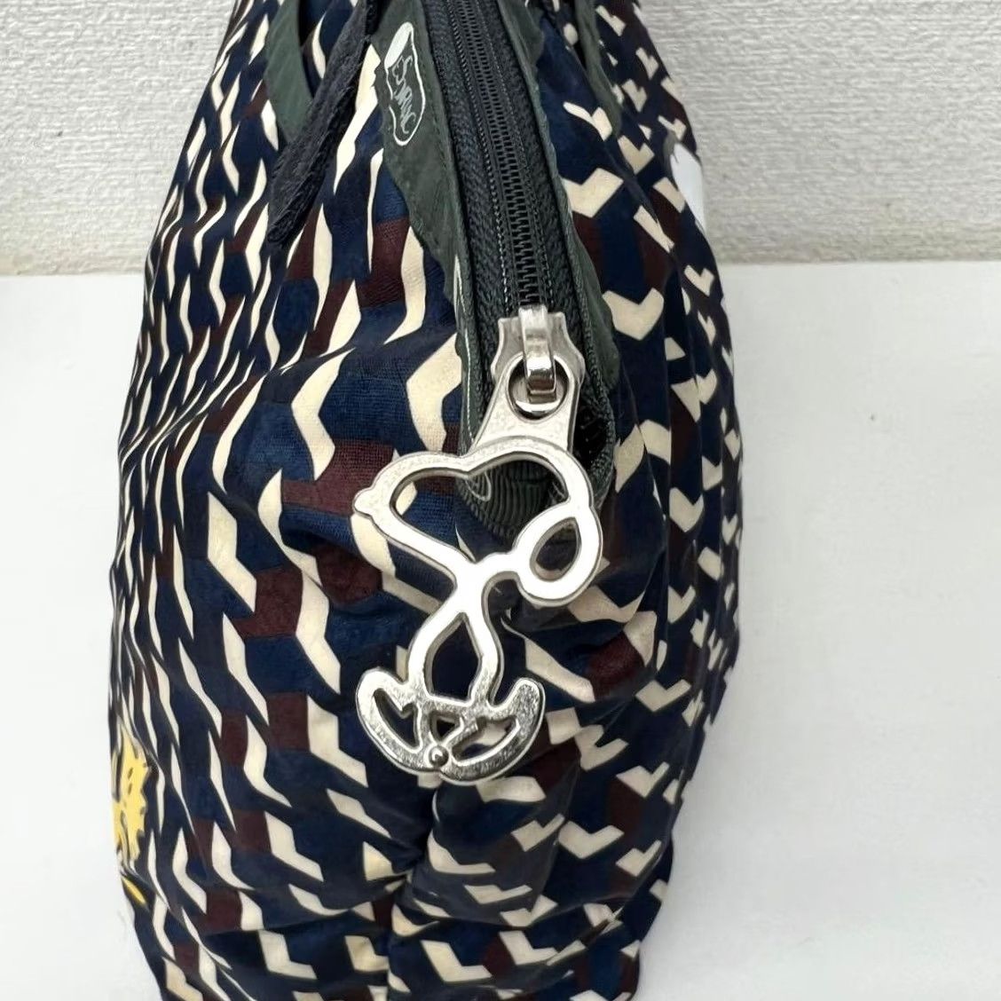 LeSportsac LeSportsac x SNOOPY Tote Bag Large Black Nylon Used Tote Women's Large Black Nylon LeSportsac x SNOOPY Tote Bag Size ONE SIZE - 6 Thumbnail