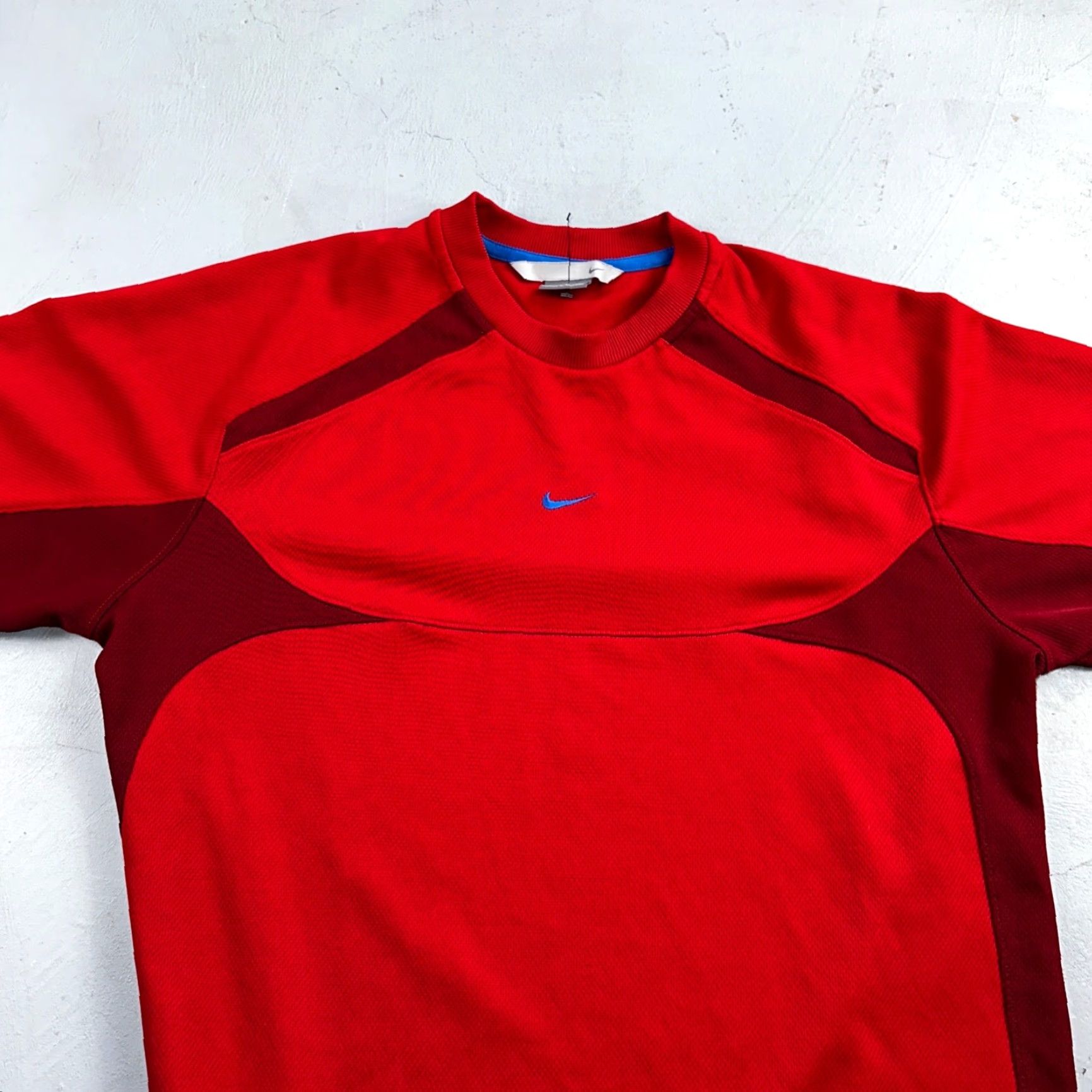 Nike VINTAGE Nike Jersey T-Shirt Long Sleeve Center Swoosh Red 2000s Men L Sports Shirt Mens Red Nike Jersey 2000s Size US L / EU 52-54 / 3 - 7 Thumbnail
