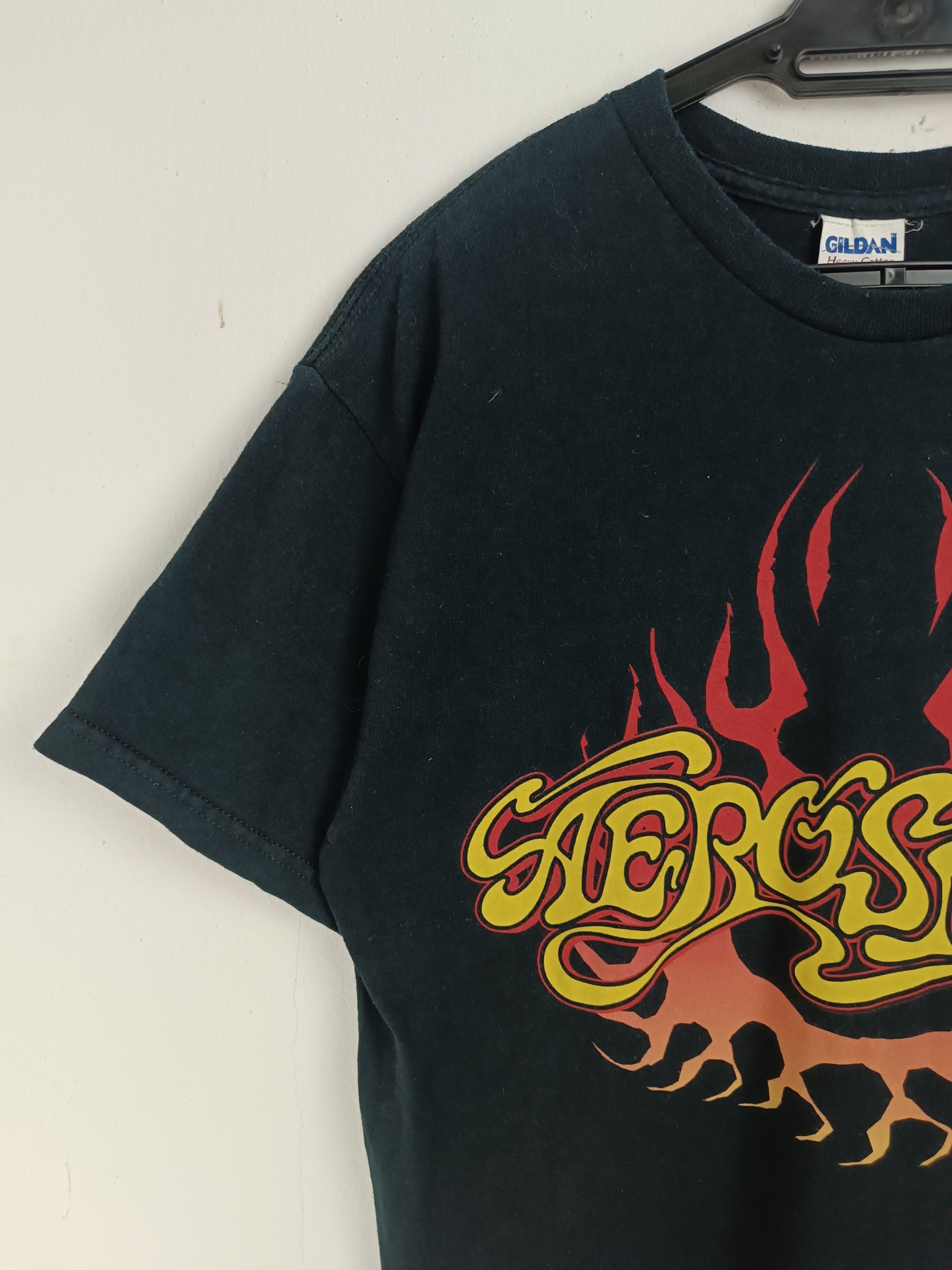 Band Tees VINTAGE AEROSMITH FLAMING LOGO TEE kiss bon jovi scorpions Size US M / EU 48-50 / 2 - 5 Thumbnail