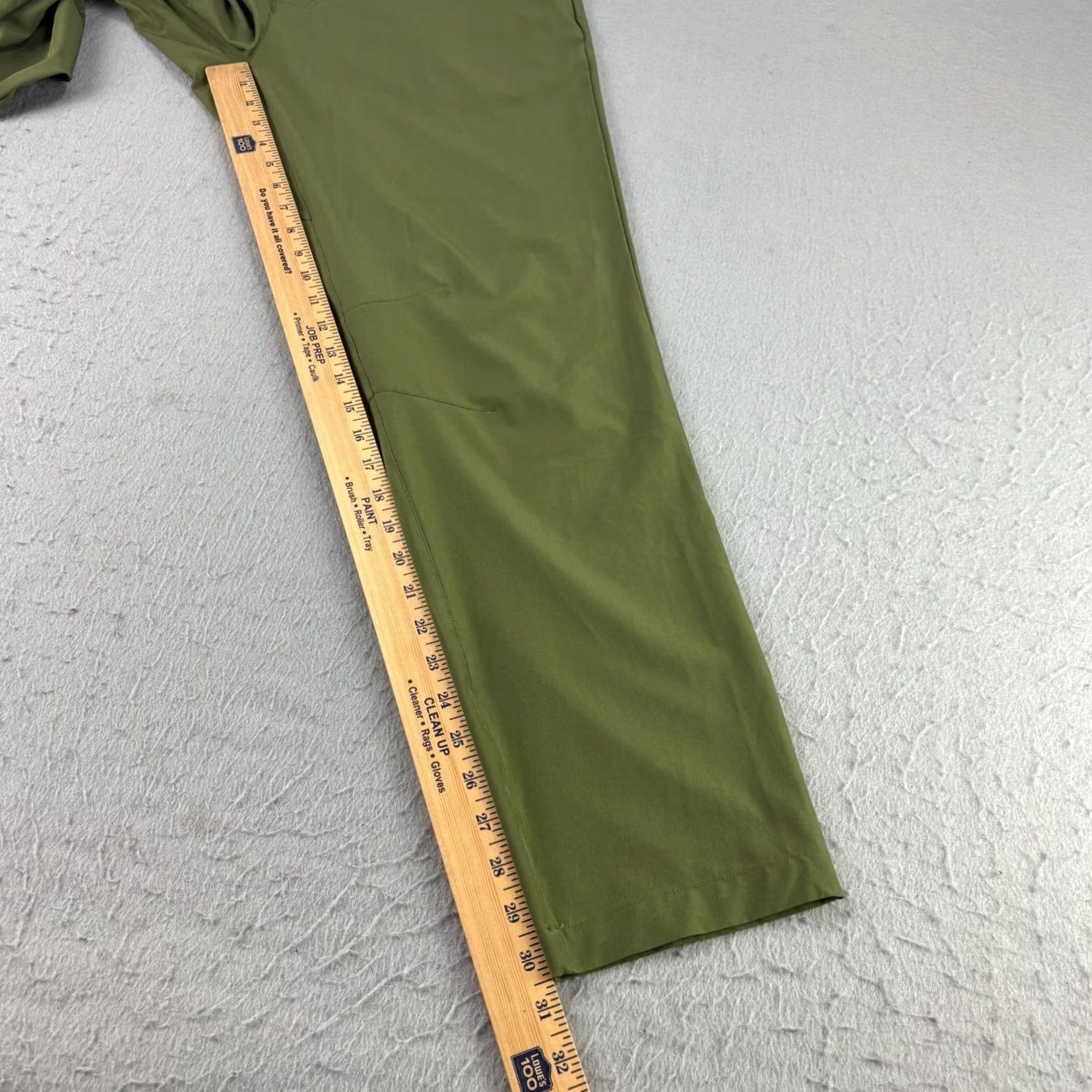 Fabletics Fabletics Mens 33x32 Pants - Green Chino Performance Athleisure - Regular Size US 33 - 7 Thumbnail