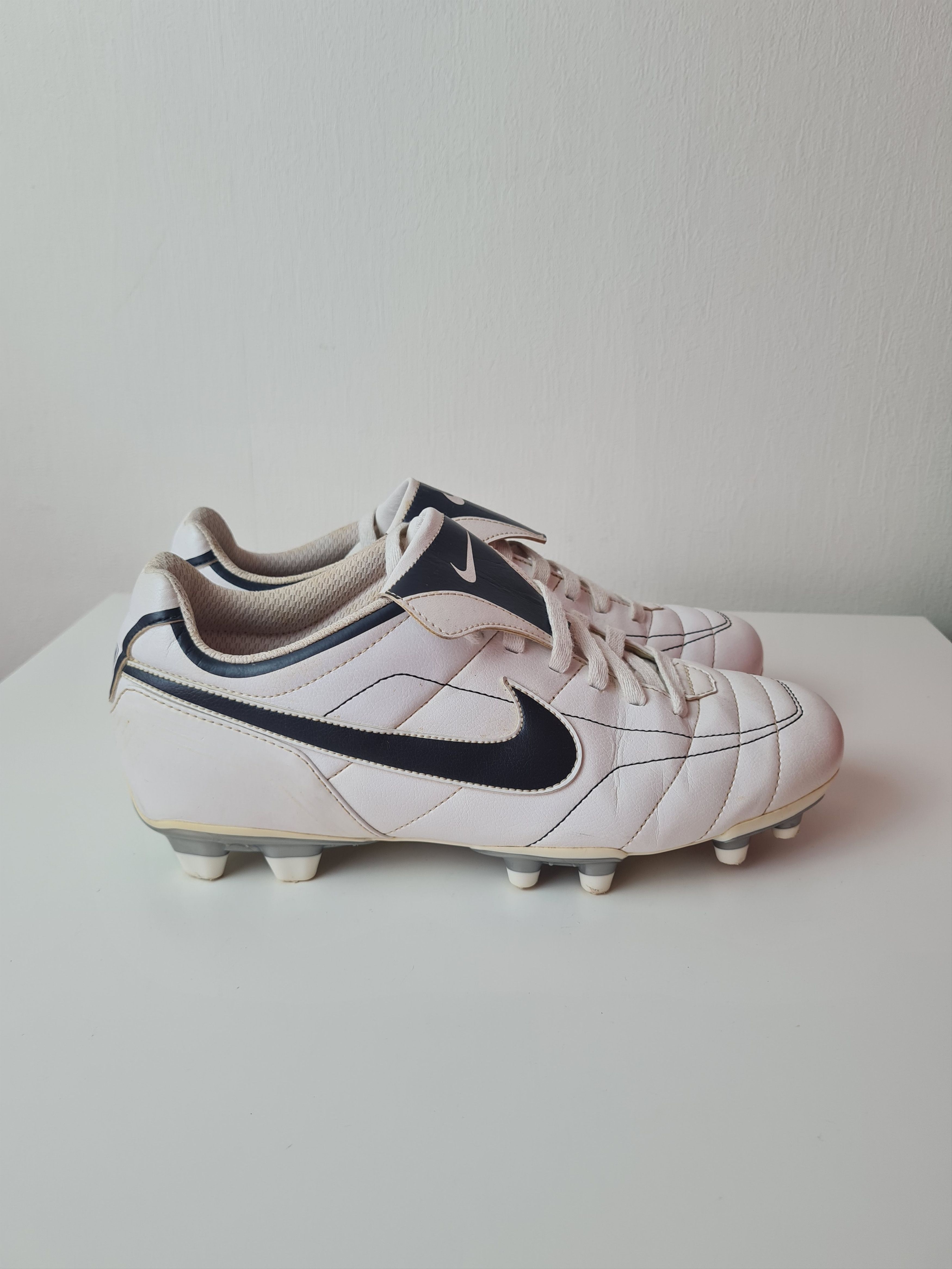 Nike Vintage Nike Tiempo Natural VT soccer cleats shoes size 44 Size US 11 / EU 44 - 15 Thumbnail