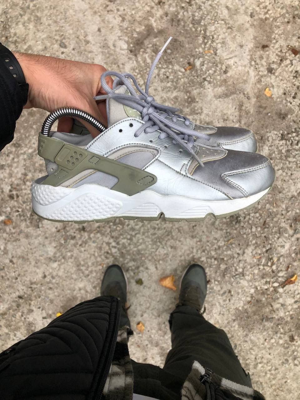 VERY RARE NIKE AIR HUARACHE RUNNING SILVER DESIGNER Y2K 90s
