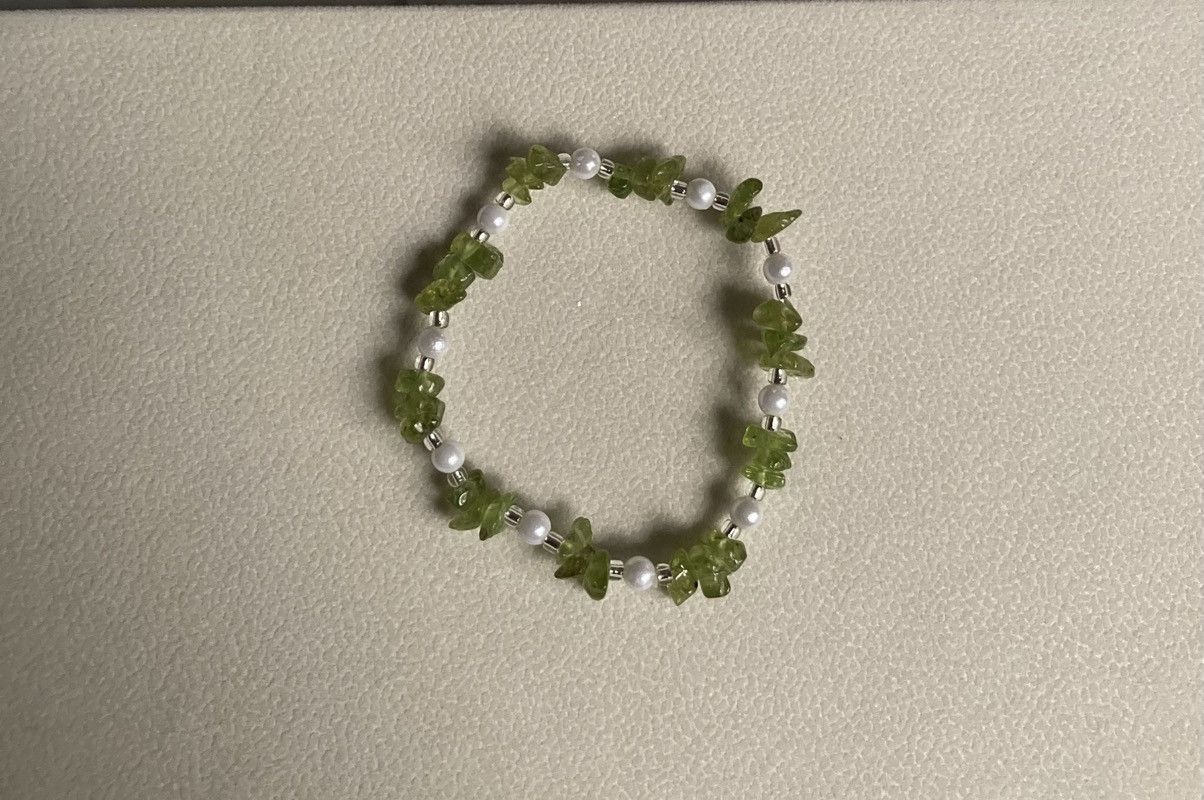 Other Green peridot and faux pearl braclet Size ONE SIZE - 1 Preview