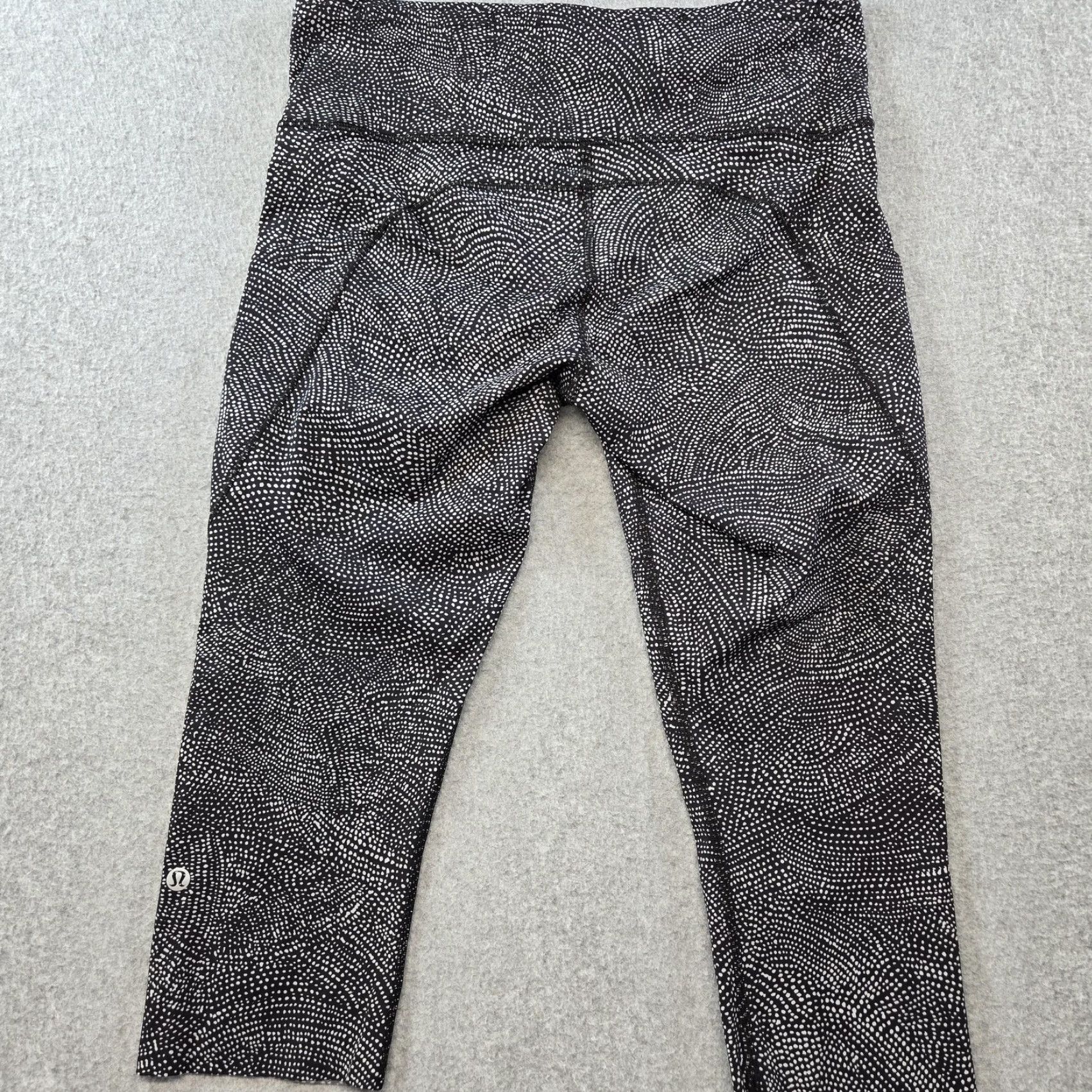 Lululemon Lululemon Leggings Womens 10 Black Cropped Polka Dot Pockets Yoga Athletic Size 32" / US 10 / IT 46 - 6 Thumbnail