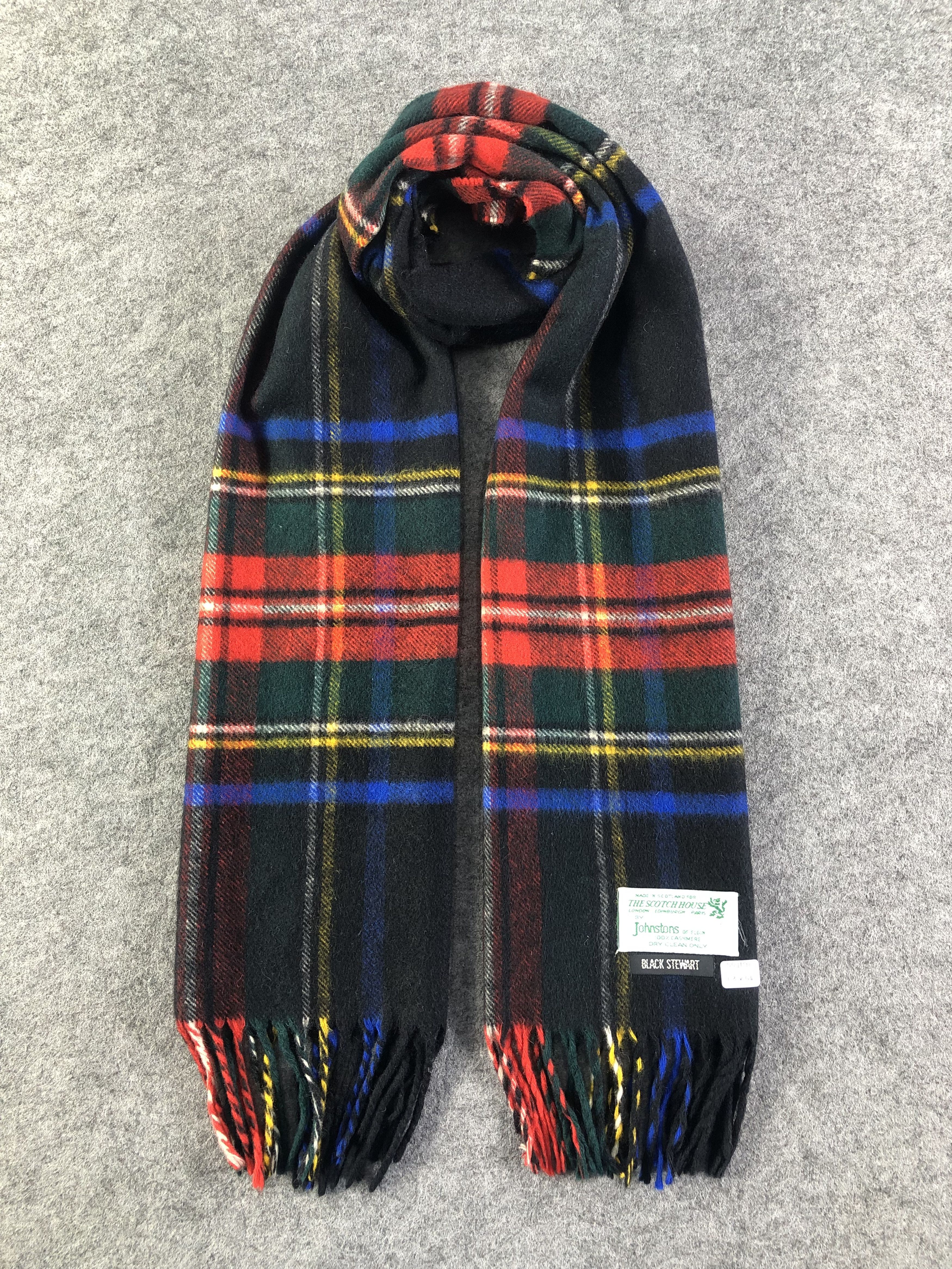 Johnstons Of Elgin Johnstons Of Elgin Scarf / Muffler / Neckwear Size ONE SIZE - 1 Thumbnail