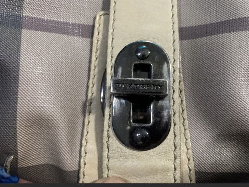 Burberry × Vintage Vintage Burberry Cross Body Bag Size ONE SIZE - 5 Thumbnail
