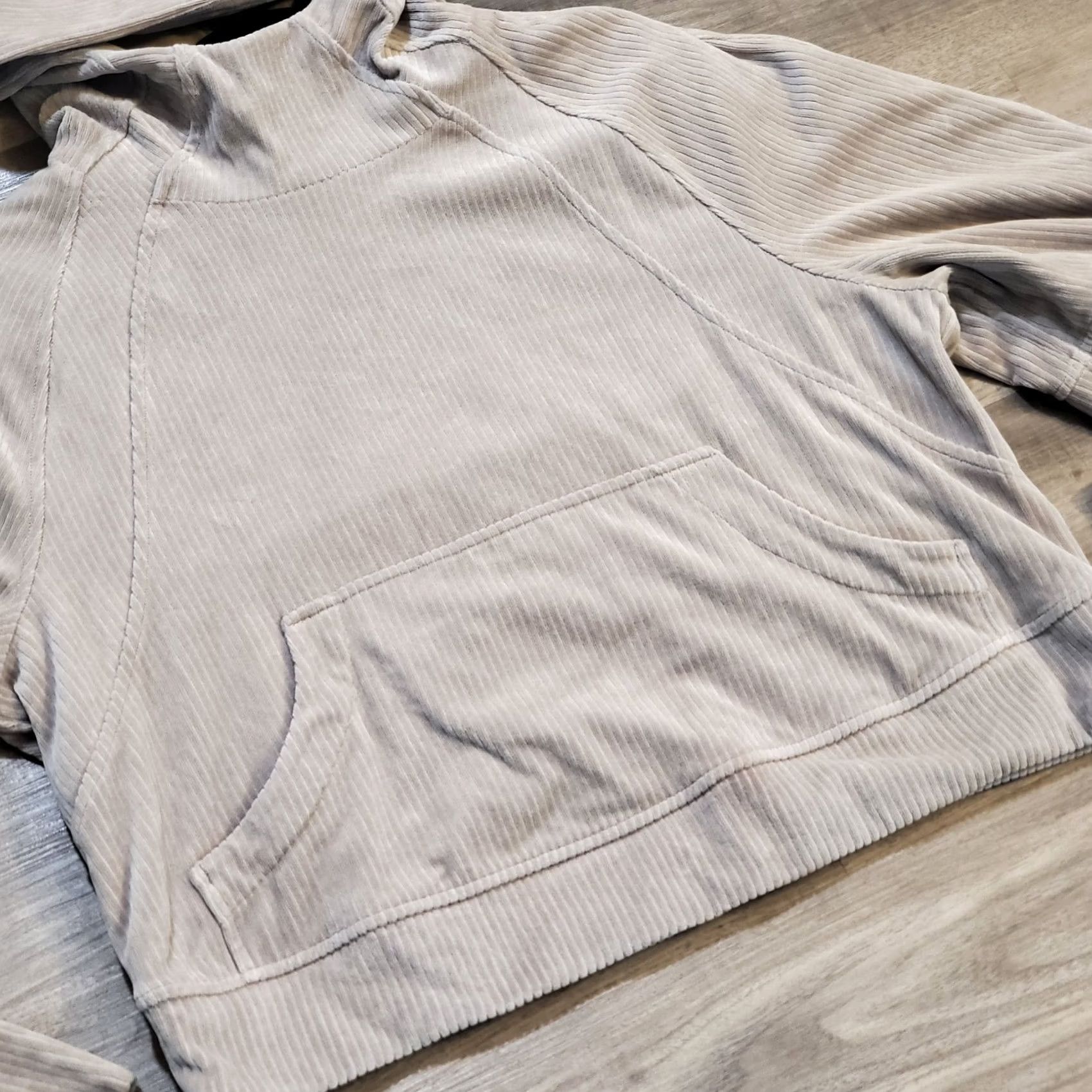 Lululemon Lululemon Scuba Oversized Pullover Hoodie Beige Velvet Cord RARE XS/S Womens Size XS / US 0-2 / IT 36-38 - 5 Thumbnail
