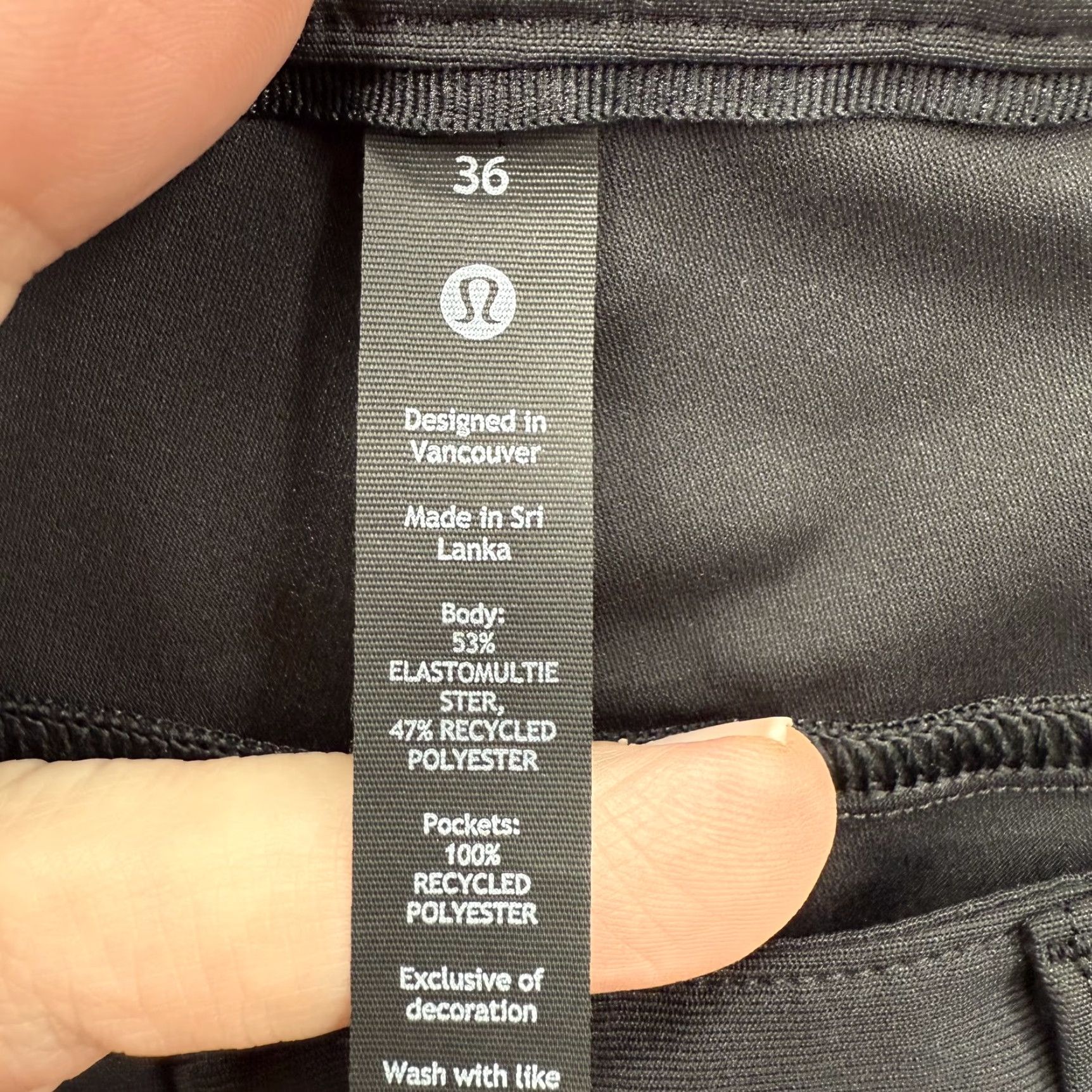 Lululemon Lululemon Pants Mens 36 Black Relaxed Fit Athletic Stretch Golf Travel Performance Chino Straight Pockets Belt Loops Zip Fly Button Vintage No Mens Size US 36 / EU 52 - 3 Thumbnail