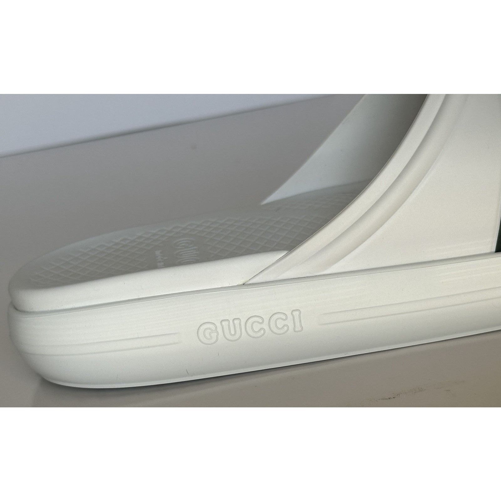 Gucci Gucci Men’s Rubber White/Green/Red Sandals 11.5 US 780286 Size US 11.5 / EU 44-45 - 8 Thumbnail