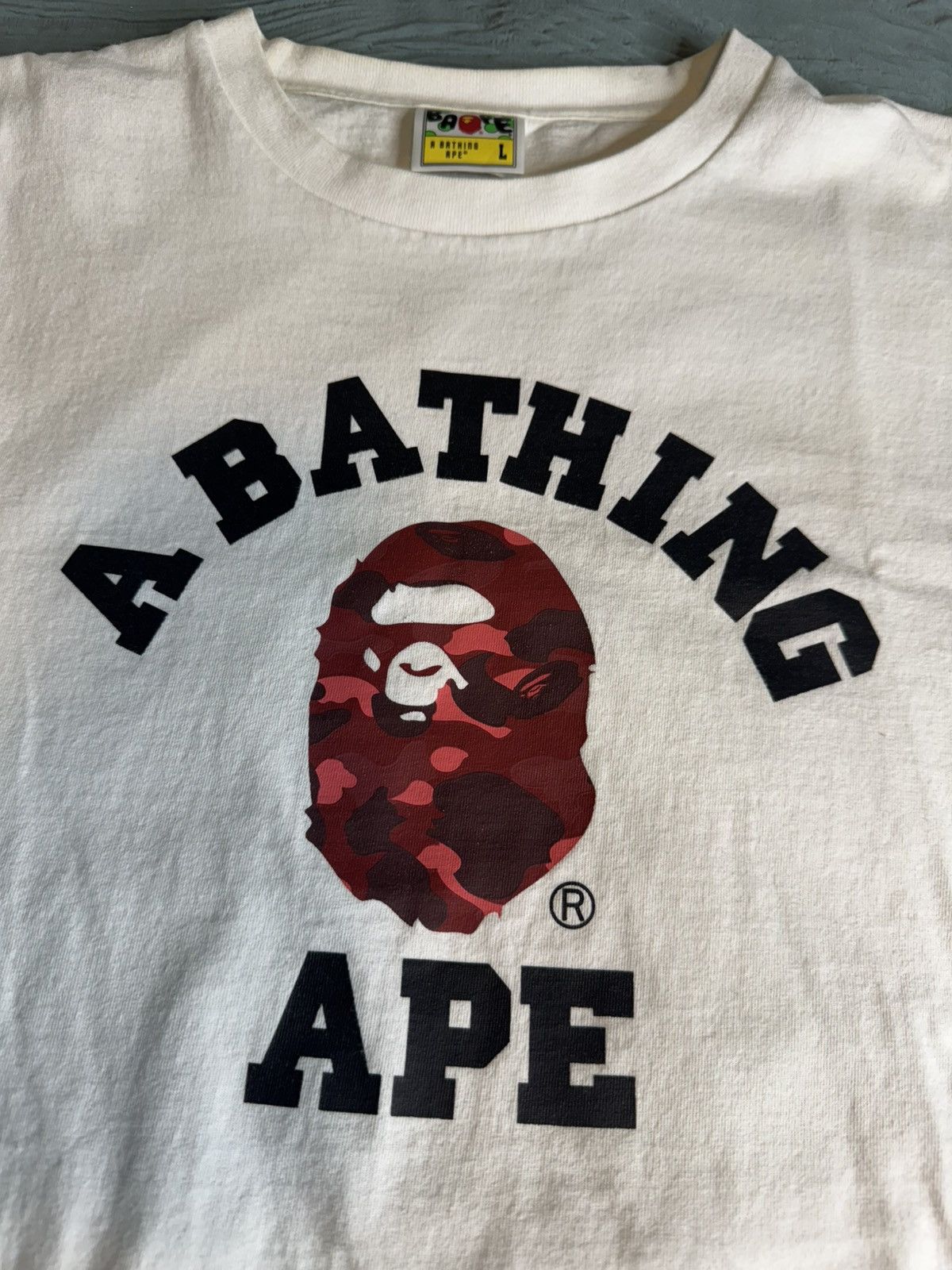 Bape A Bathing Ape BAPE Color Camo College “White/Red” T-Shirt Size US L / EU 52-54 / 3 - 2 Thumbnail