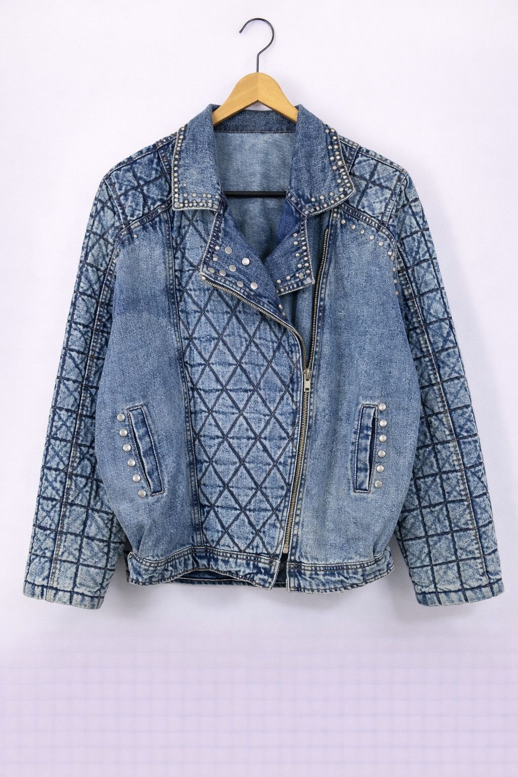 Japanese Brand Vintage Hearty Heart Studded Quilted Denim Jacket Acid Wash Size M / US 6-8 / IT 42-44 - 1 Thumbnail