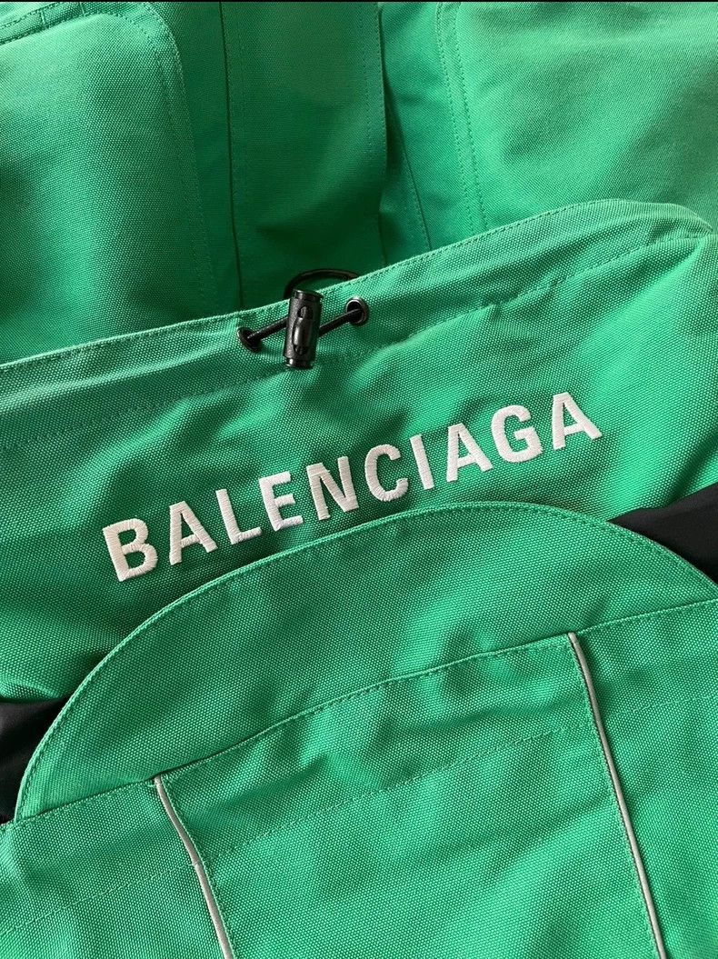 Balenciaga Balenciaga size 36 Waterproof Surf Jacket Size US M / EU 48-50 / 2 - 3 Thumbnail