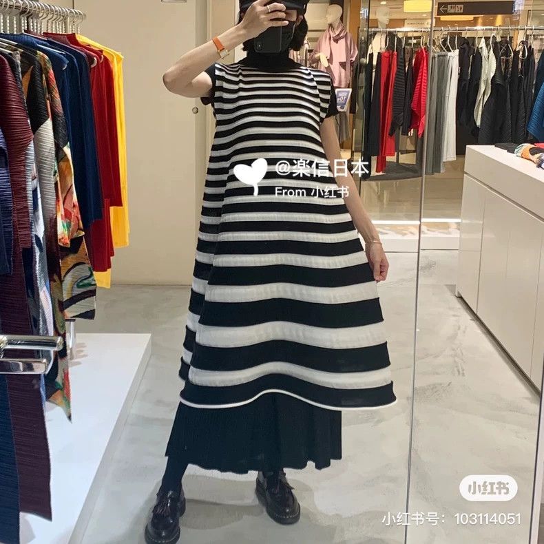 Issey Miyake Issey Miyake size:3 Black and white spring knitted striped Size M / US 6-8 / IT 42-44 - 1 Thumbnail