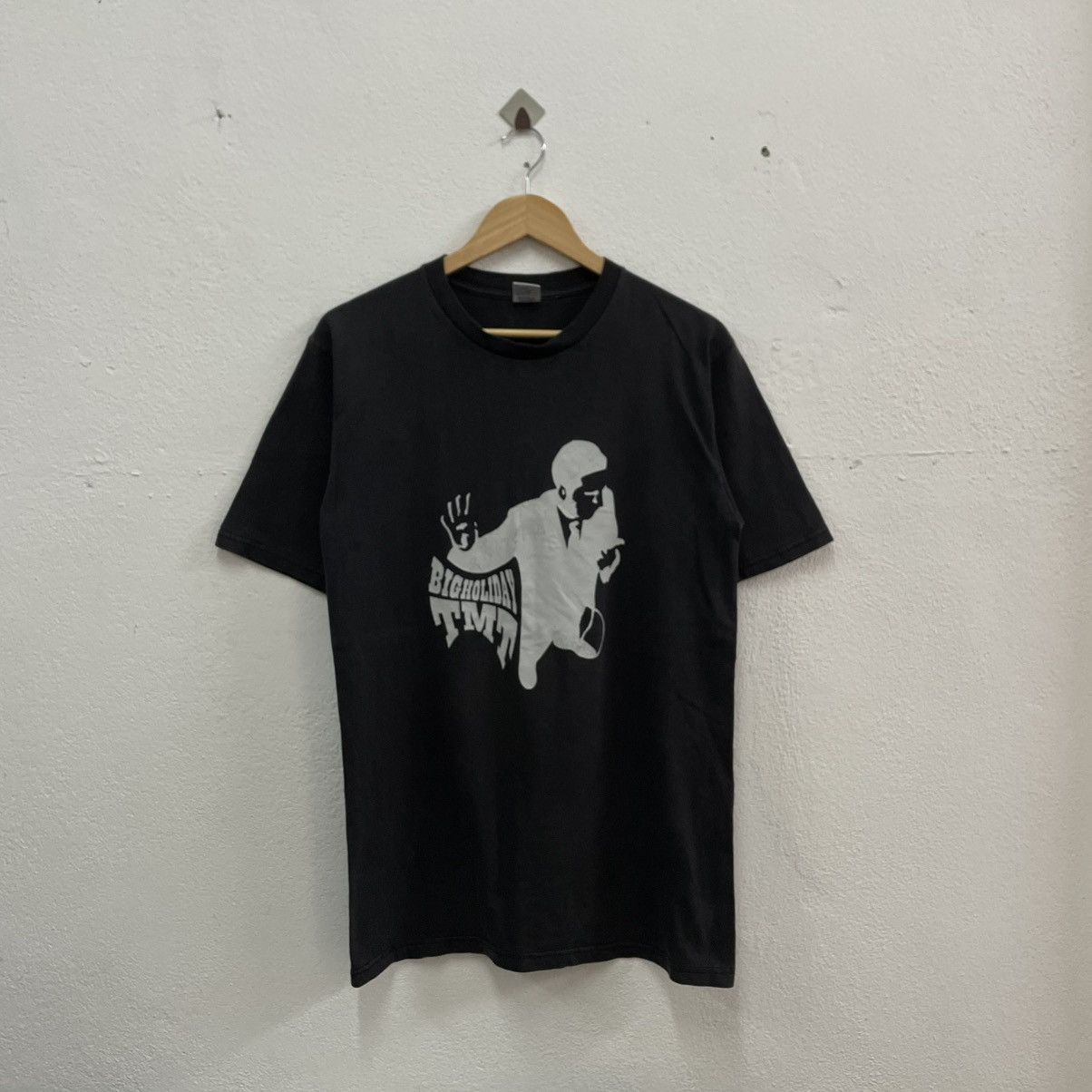 Japanese Brand 🔥🇯🇵Vintage TMT Holiday Big Image Japanese Streetwear Tee Size US M / EU 48-50 / 2 - 1 Thumbnail