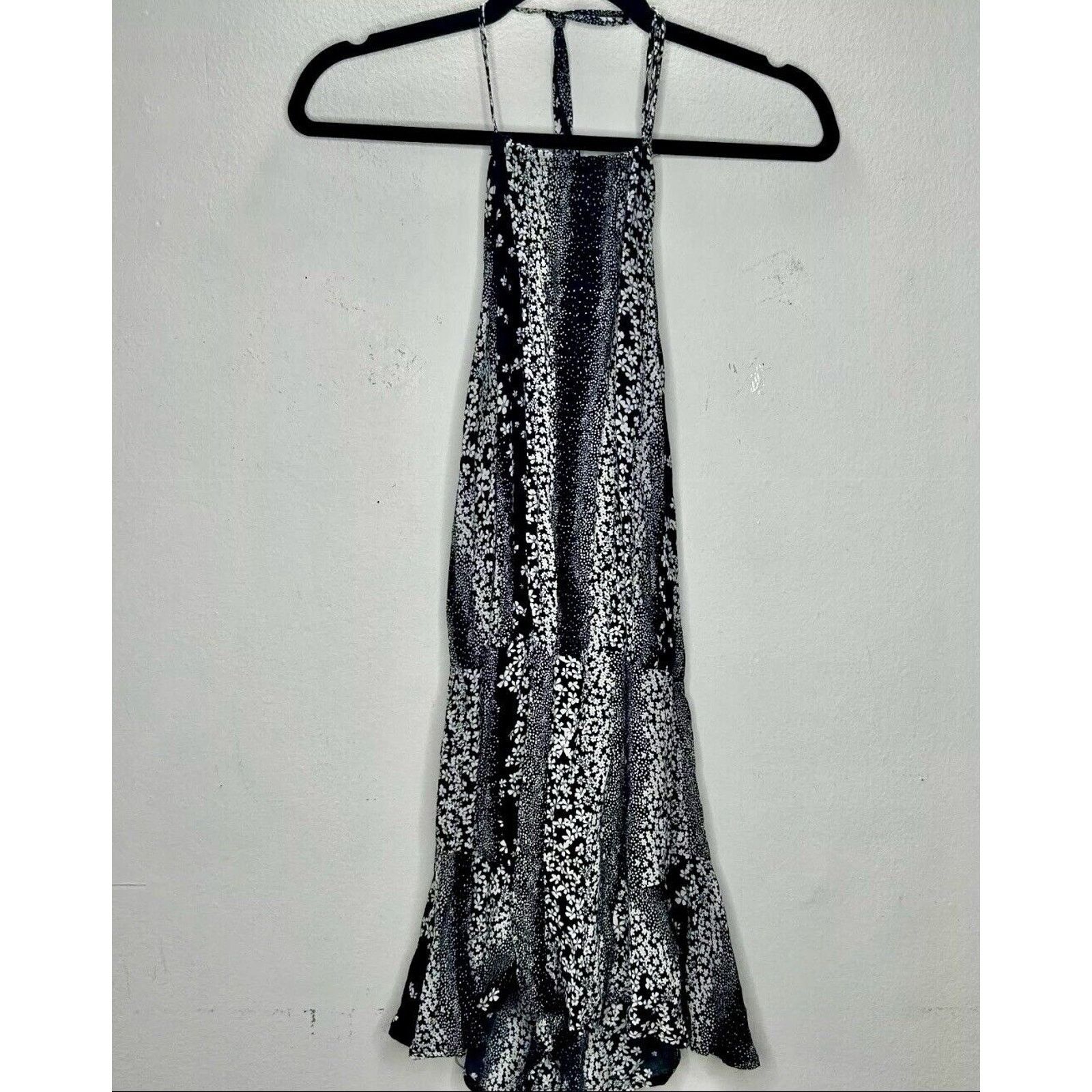 Other Olivaceous Floral Halter Tie Neck Open Back Flowy Romper M Size 30" / US 8 / IT 44 - 1 Thumbnail