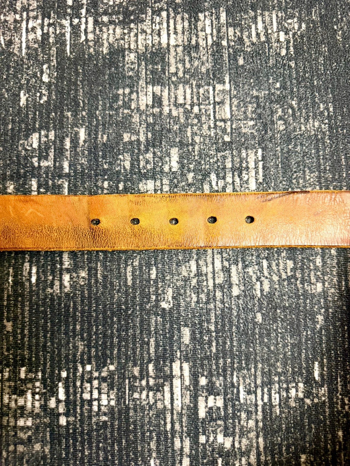 Saint Laurent Paris Saint Laurent Cowhide Belt with Gold Square Buckle Size ONE SIZE - 4 Thumbnail
