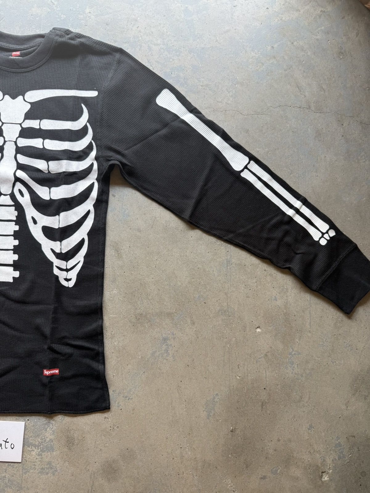 Hanes × Supreme Supreme x Hanes Bone Thermal Crew Black FW21 Size US M / EU 48-50 / 2 - 3 Thumbnail