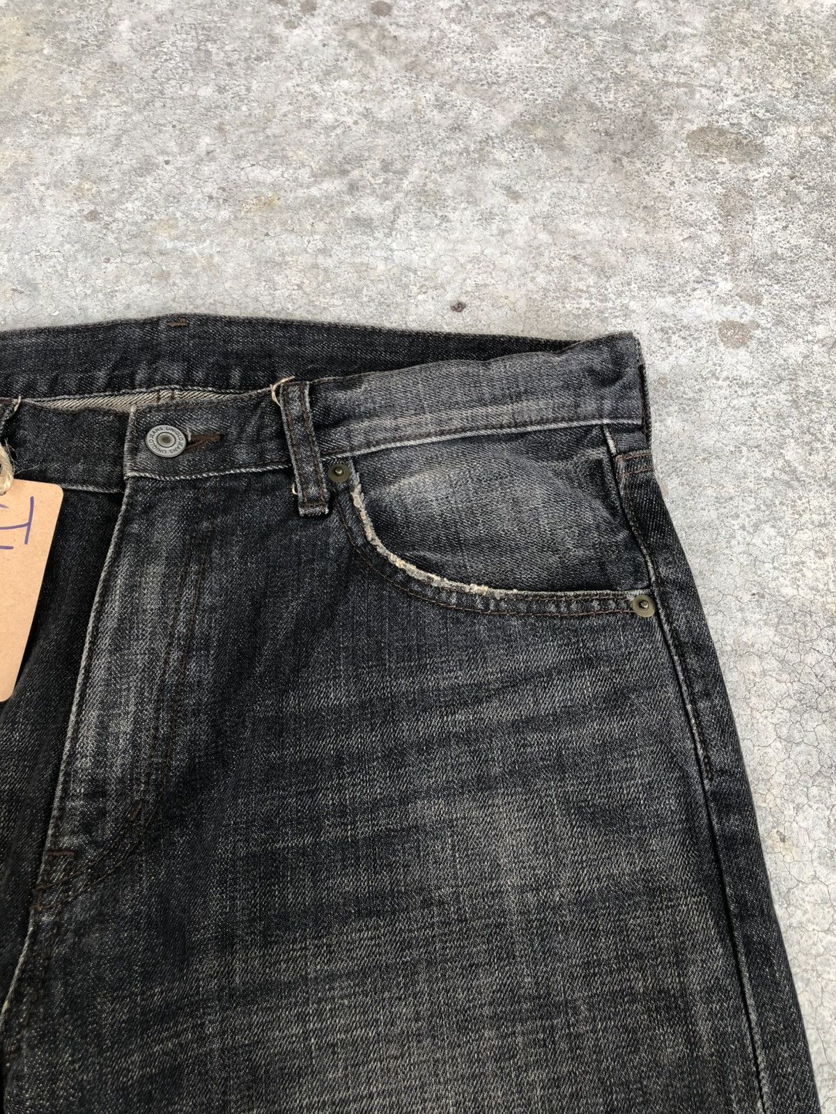 If Six Was Nine Mudwash Uniqlo Distressed Jeans Size US 32 / EU 48 - 15 Thumbnail
