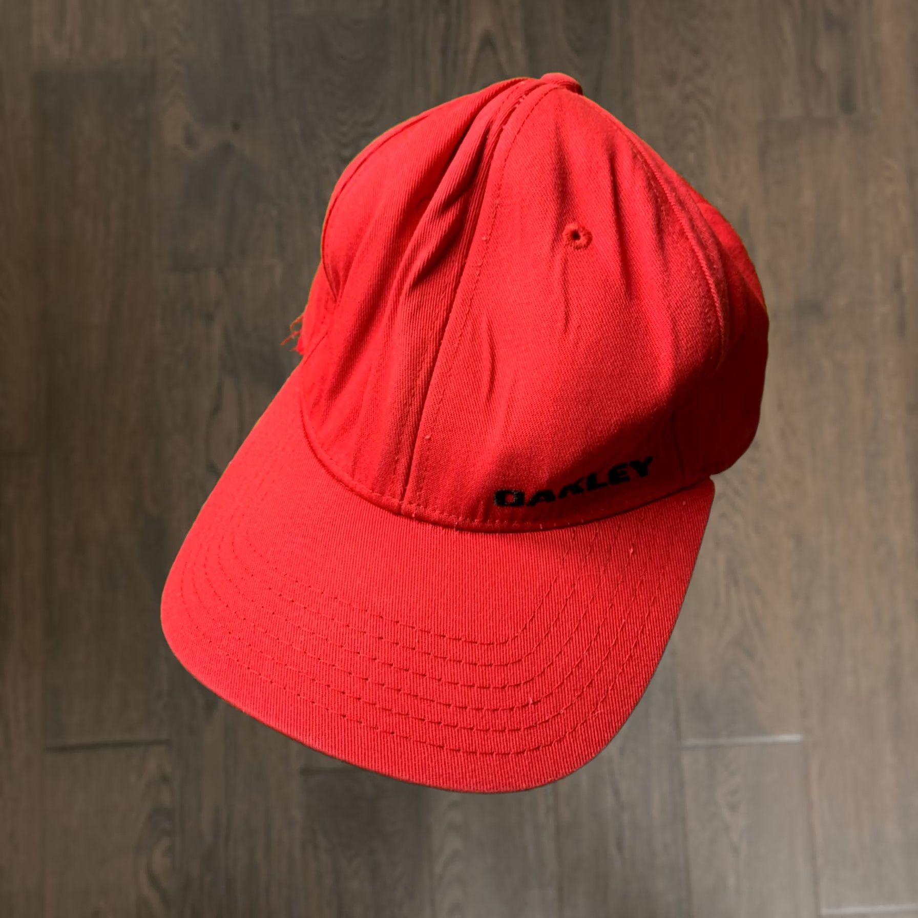 Oakley Nike Oakley Classic Flex Original Men Casual Cap Hat One Size L/XL Red and Black Cotton Casual Cap Mens Oakley Classic Cap Size ONE SIZE - 1 Thumbnail